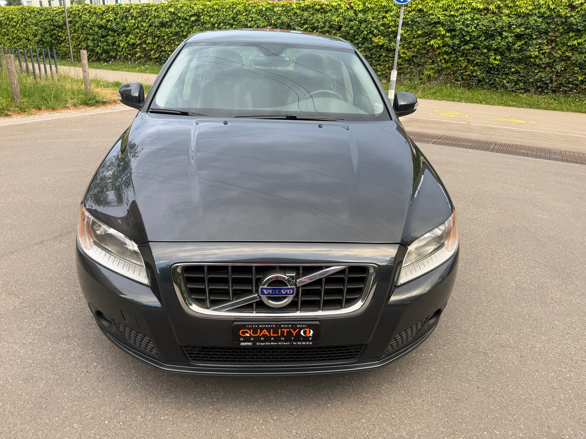 VOLVO V70 2.4D Momentum Geartronic-image-3