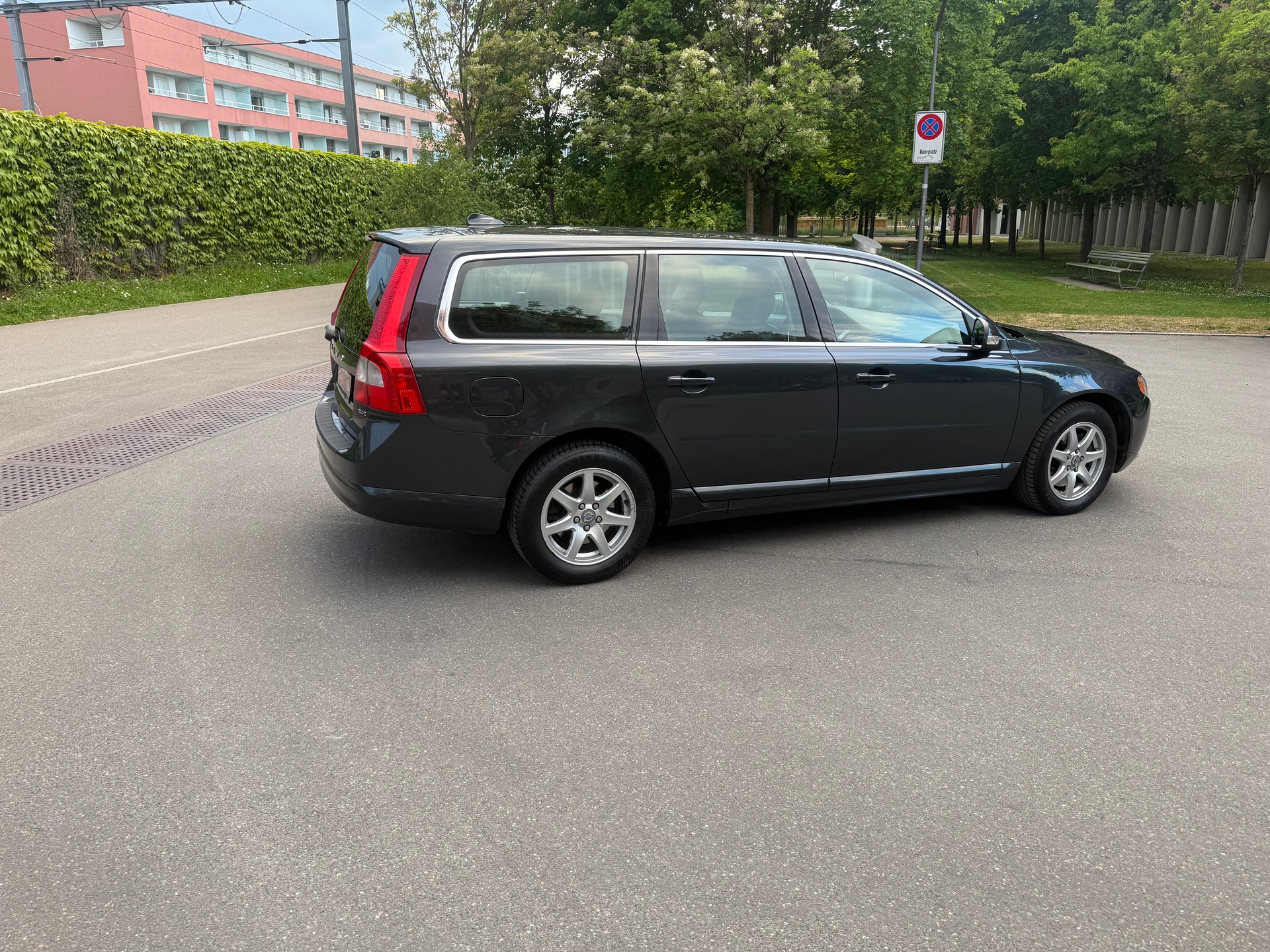 VOLVO V70 2.4D Momentum Geartronic-image-7