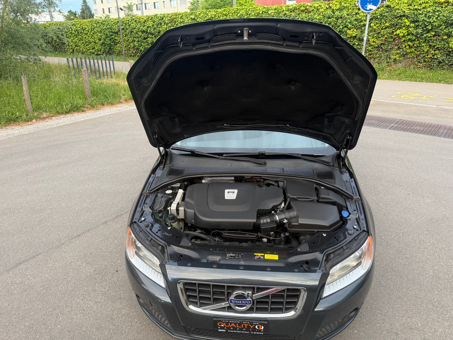 VOLVO V70 2.4D Momentum Geartronic-image-23
