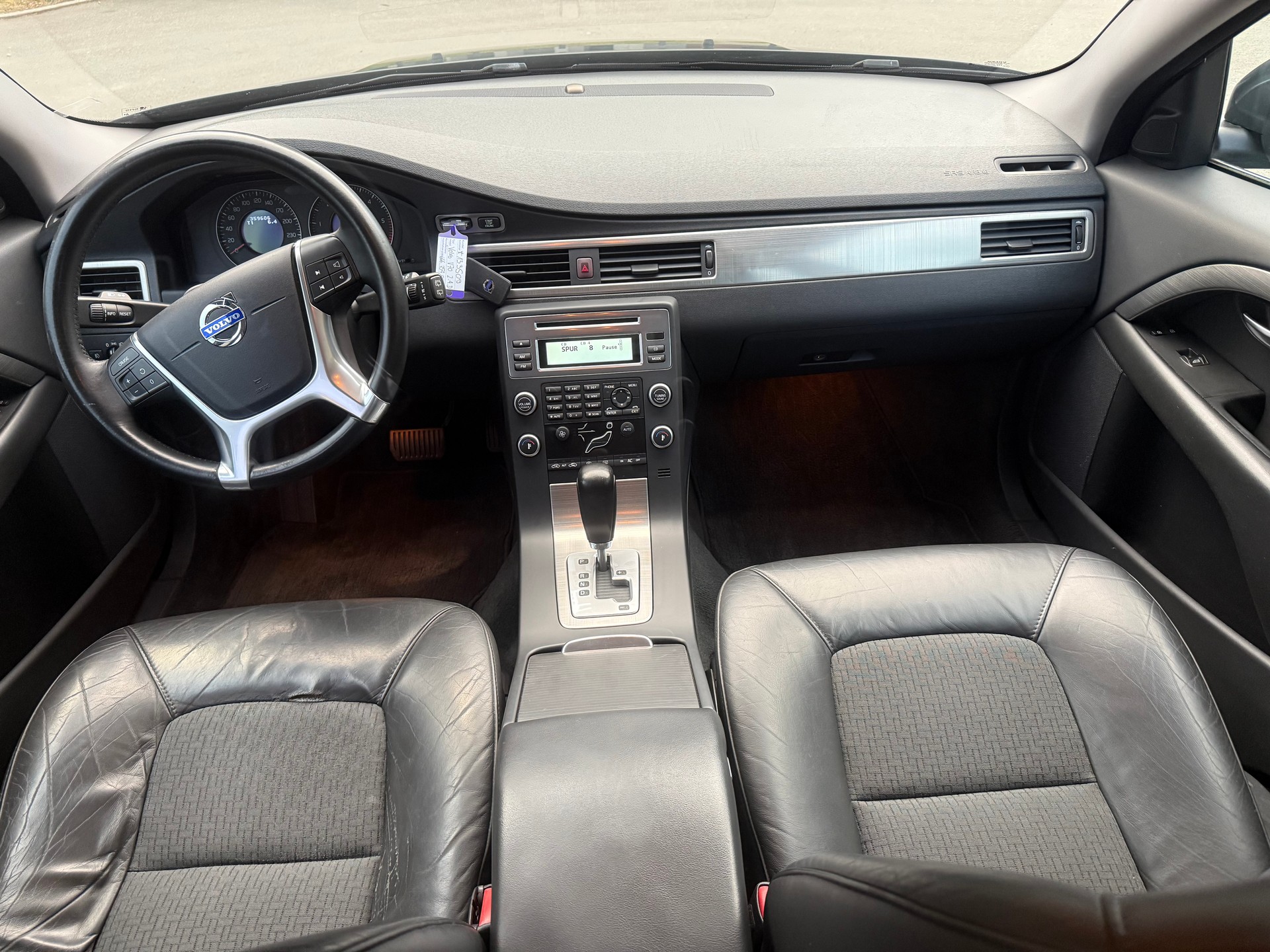VOLVO V70 2.4D Momentum Geartronic-image-17