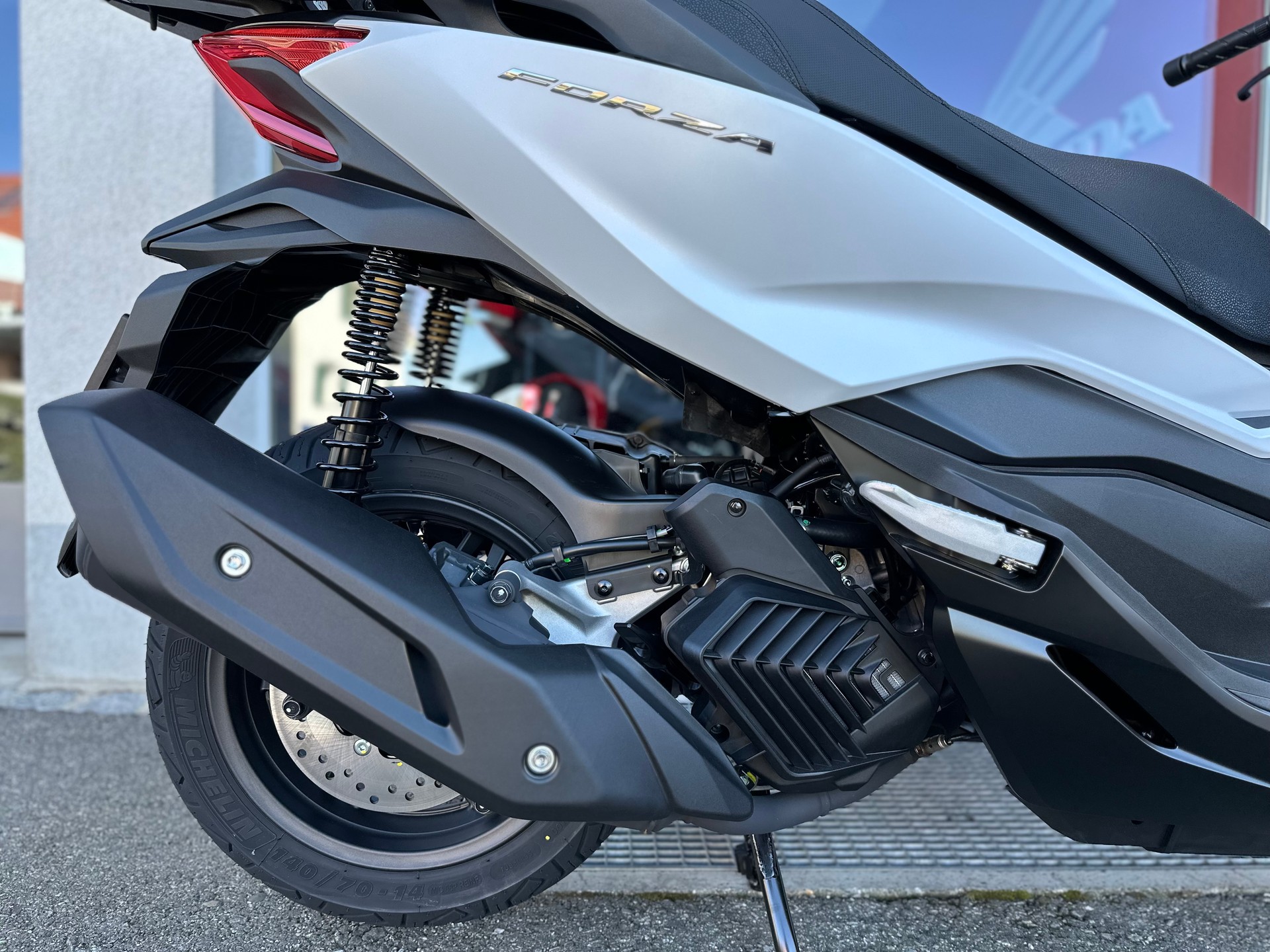 HONDA Forza 125 Smart TopBox-image-5