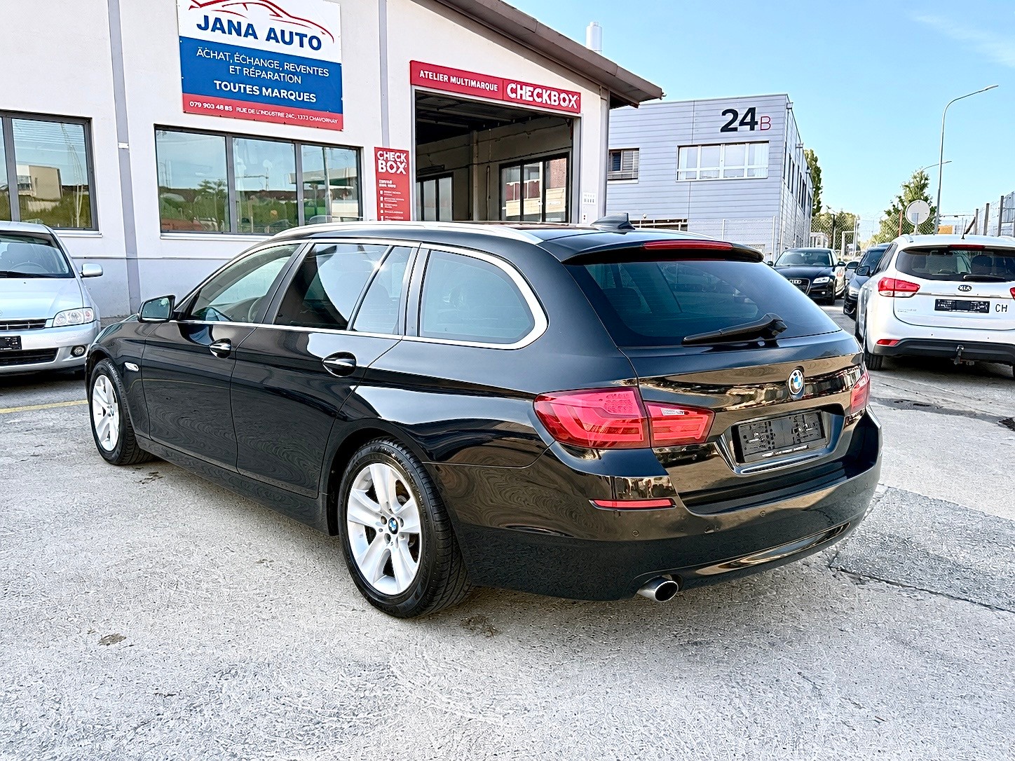 BMW 535d xDrive Touring Steptronic-image-12