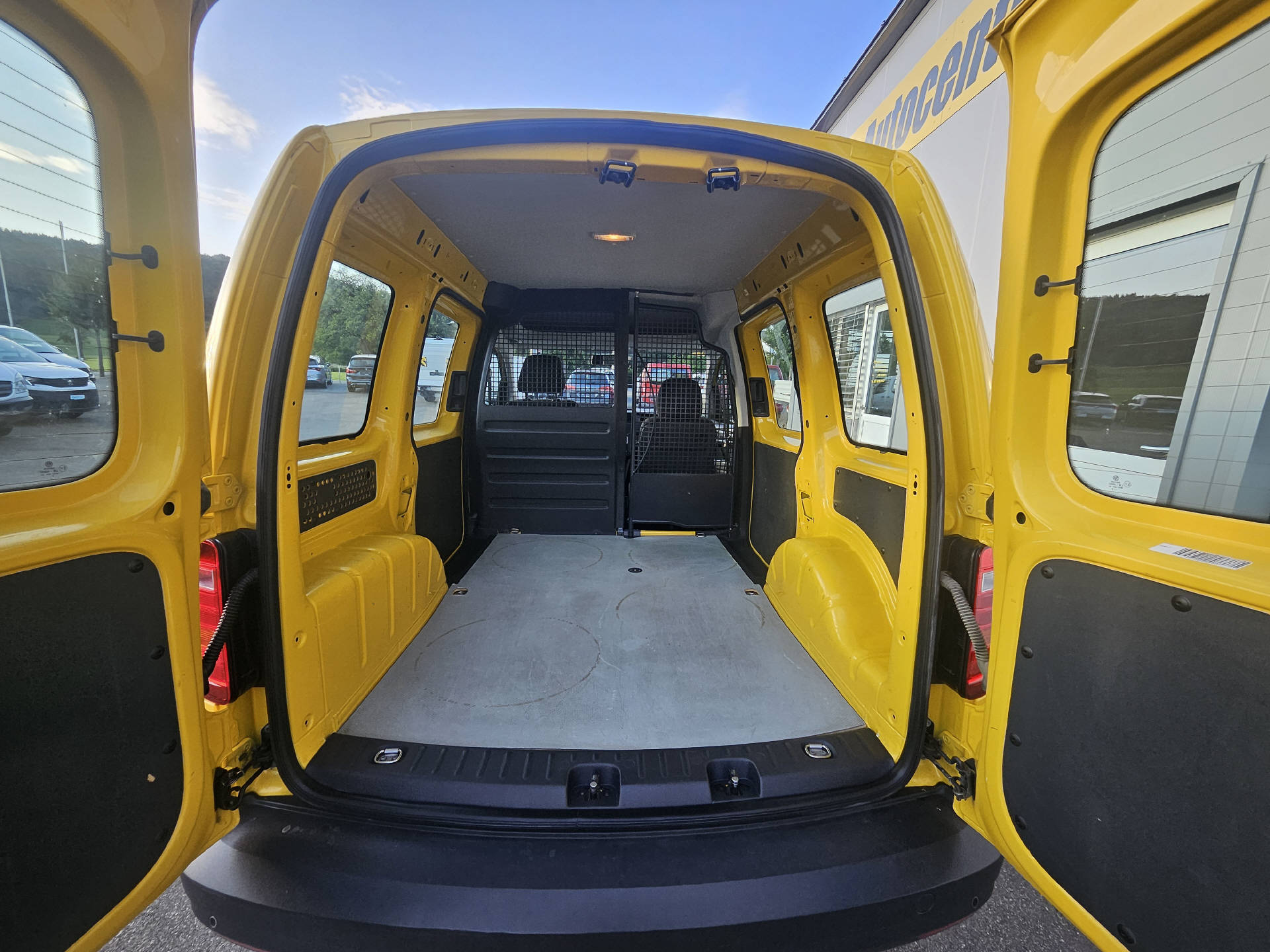 VW Caddy Kaw. 2.0 TDI 122 BMT 4motion * Frisch ab MFK *-image-8