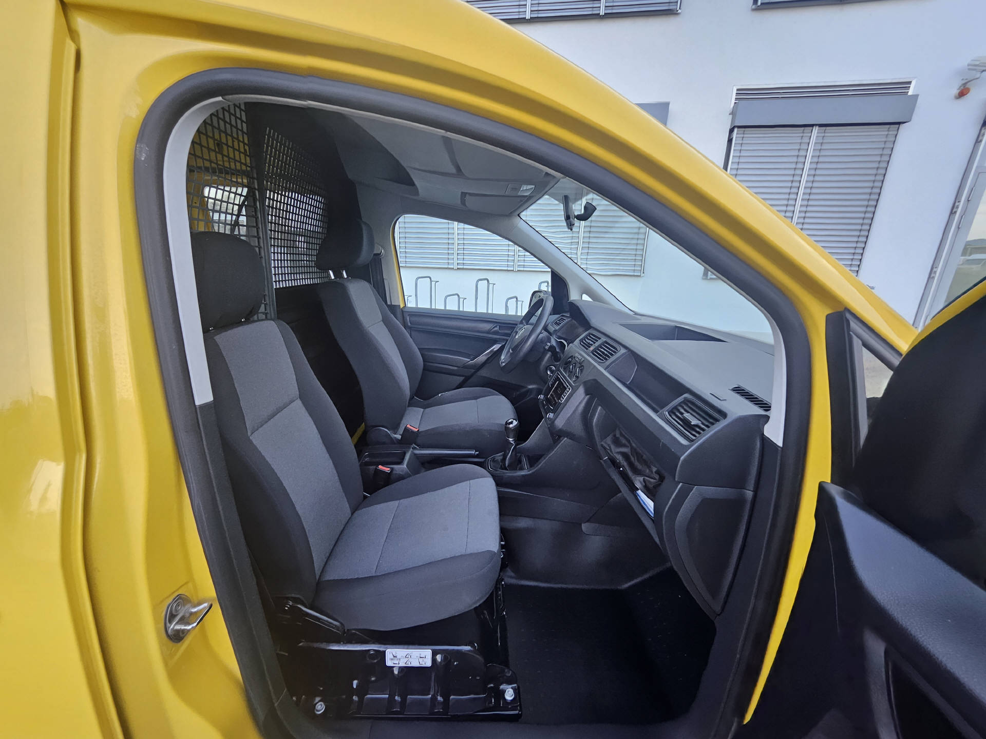 VW Caddy Kaw. 2.0 TDI 122 BMT 4motion * Frisch ab MFK *-image-18