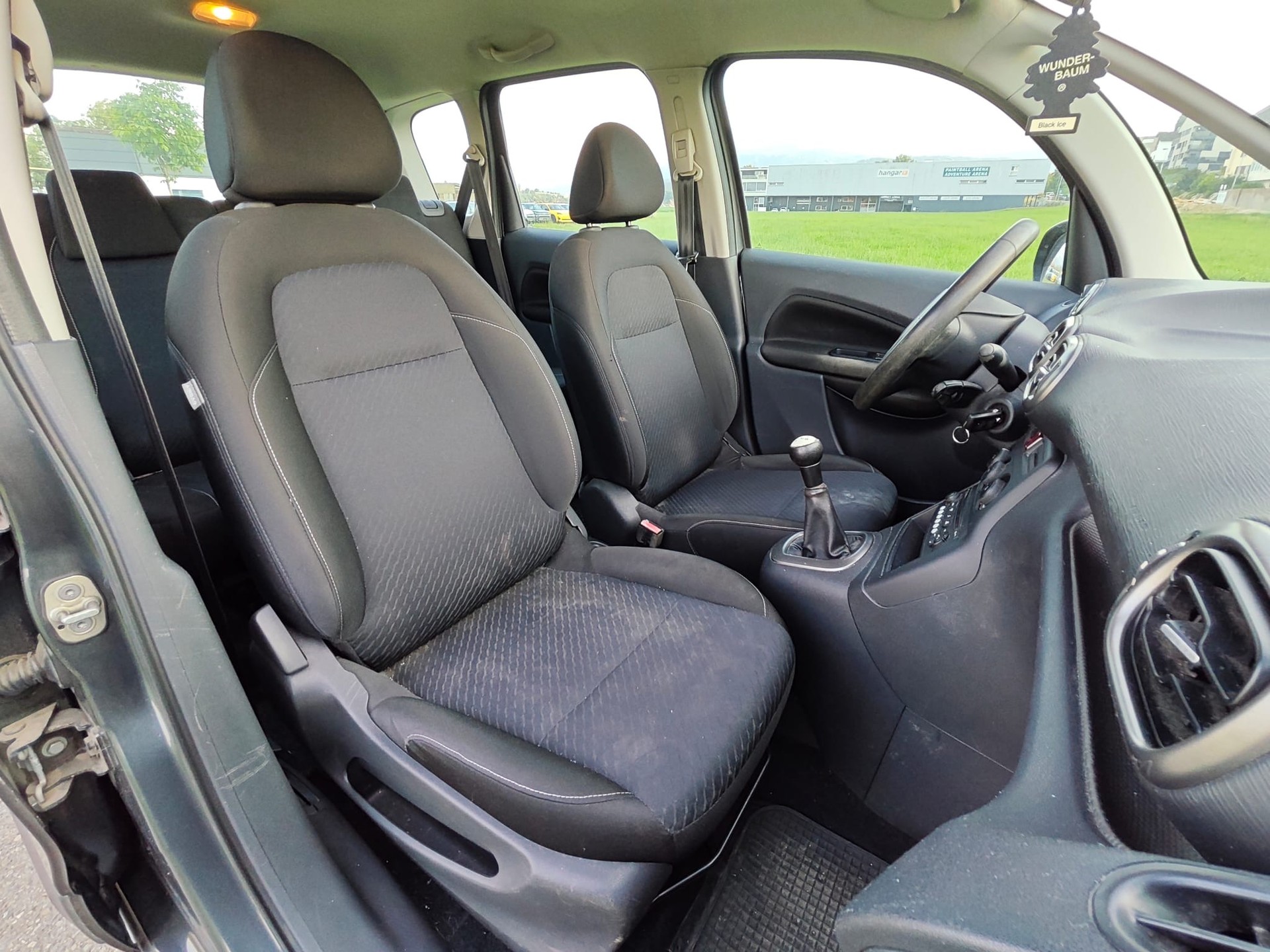 CITROEN C3 Picasso 1.4i 16V Attraction-image-13