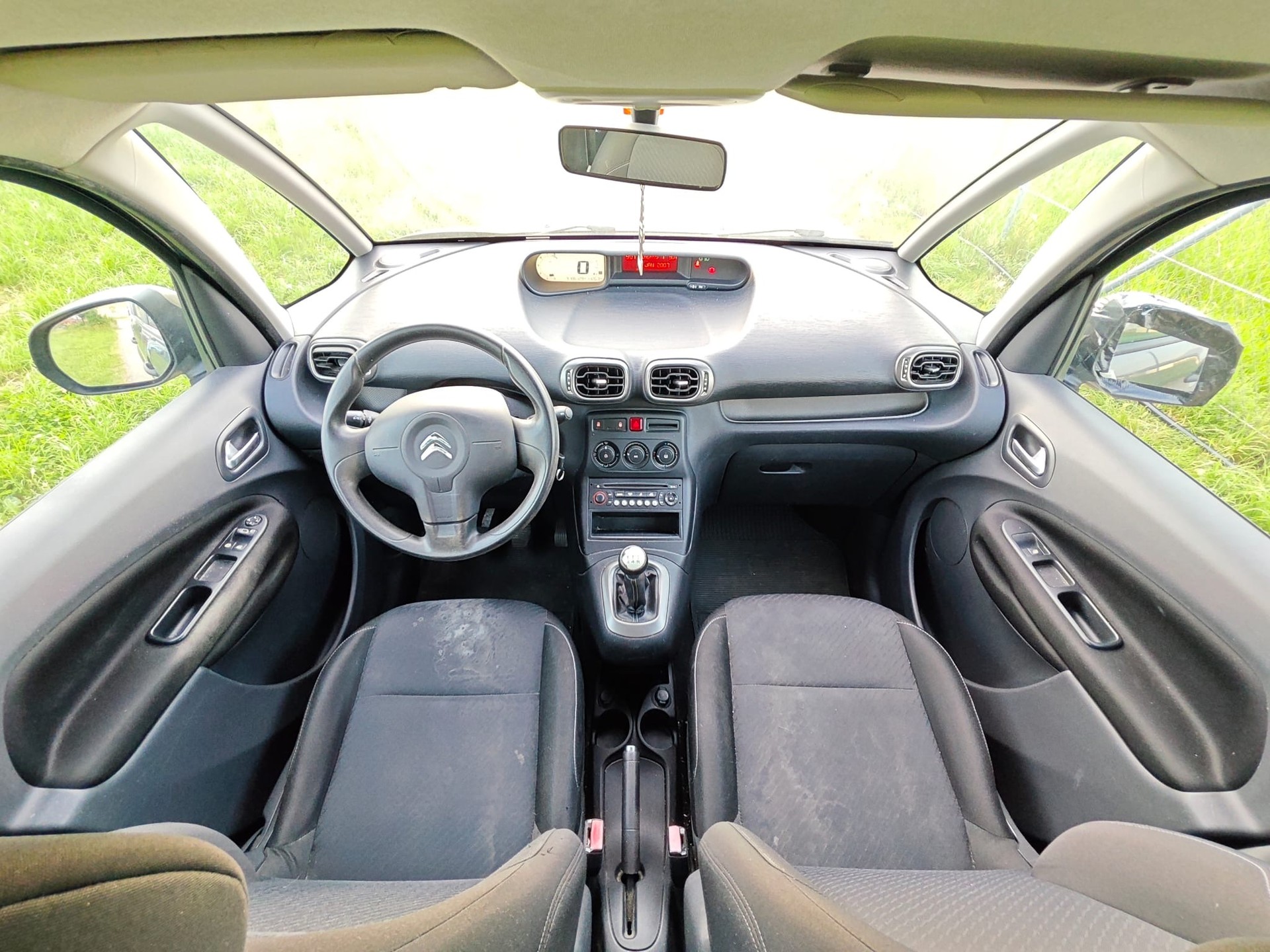 CITROEN C3 Picasso 1.4i 16V Attraction-image-15