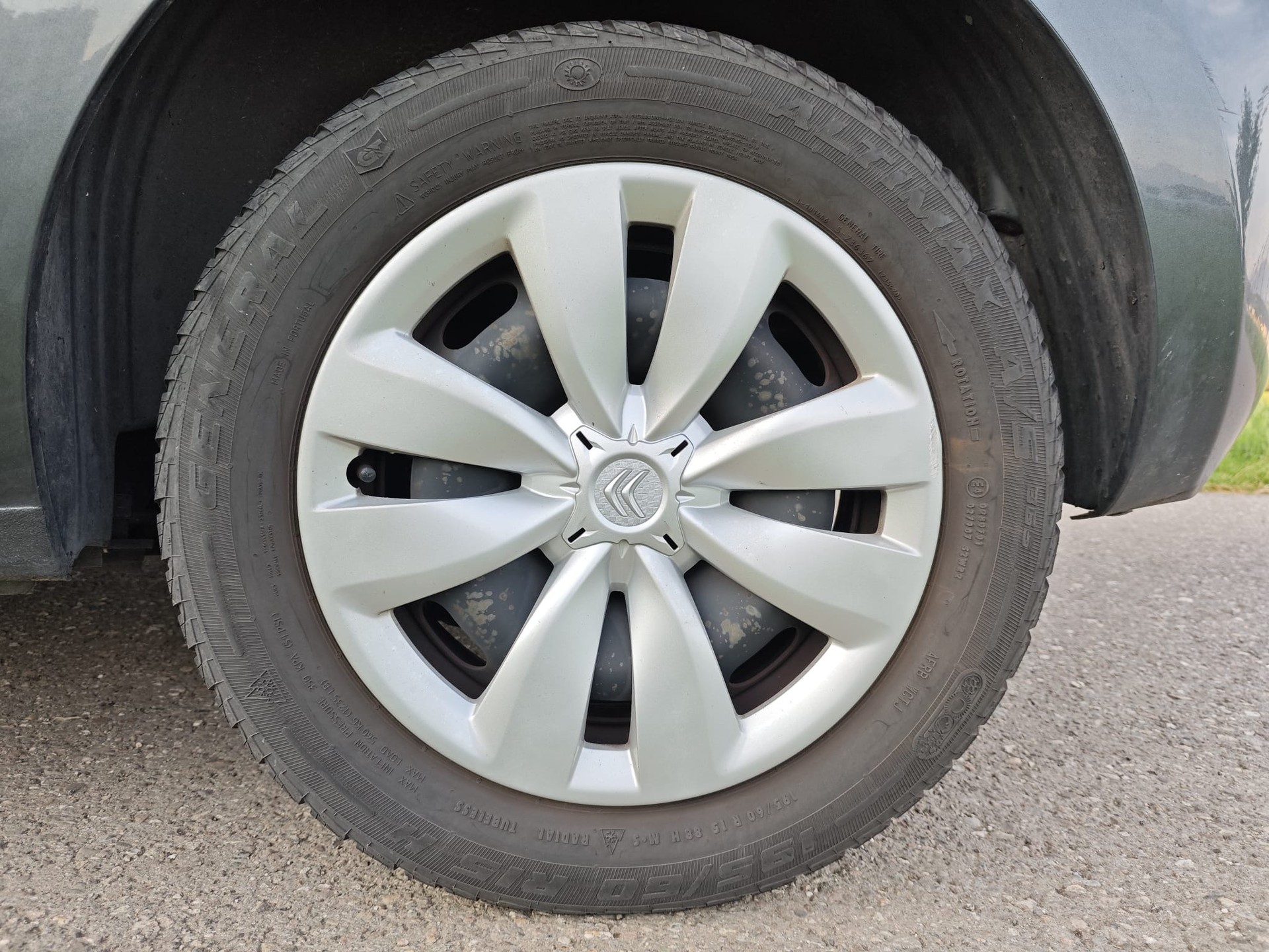 CITROEN C3 Picasso 1.4i 16V Attraction-image-10