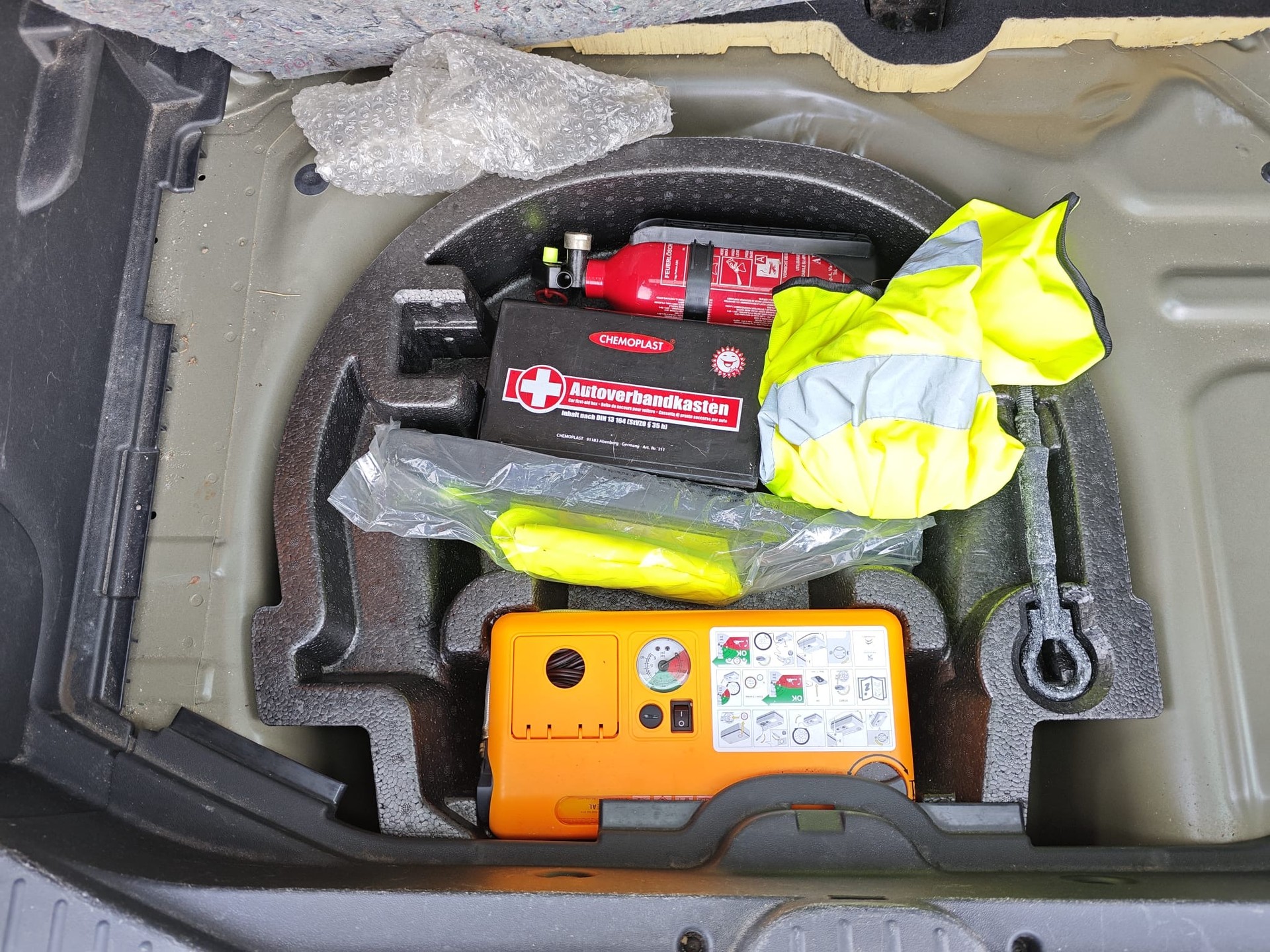 CITROEN C3 Picasso 1.4i 16V Attraction-image-11