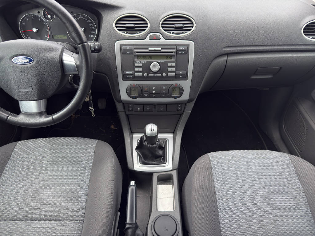FORD Focus 1.8i Benzin Trend-image-14