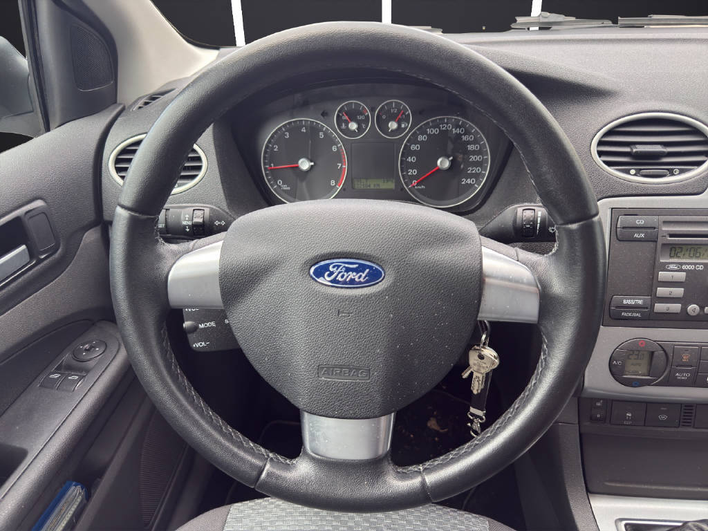 FORD Focus 1.8i Benzin Trend-image-11