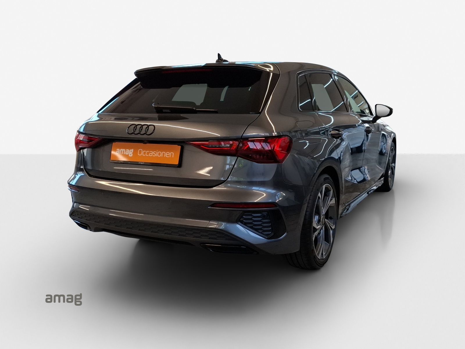 AUDI A3 Sportback 35 TFSI S line Attraction S-tronic-image-4