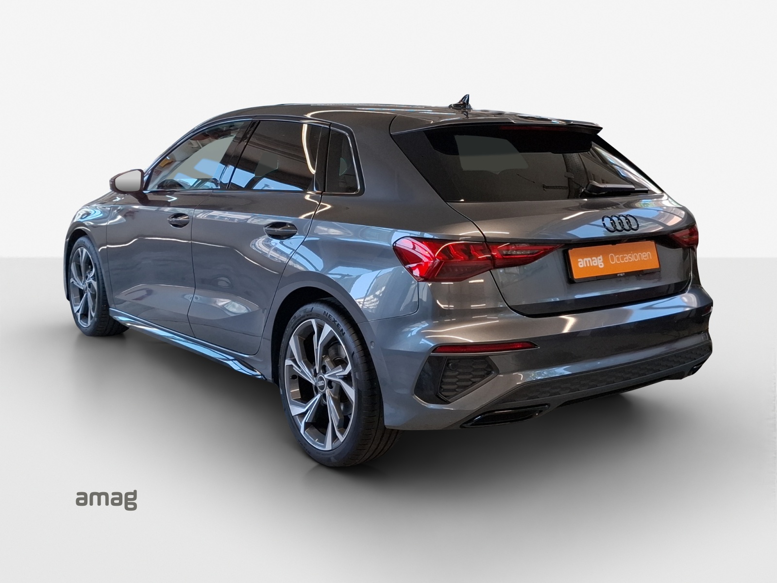 AUDI A3 Sportback 35 TFSI S line Attraction S-tronic-image-2