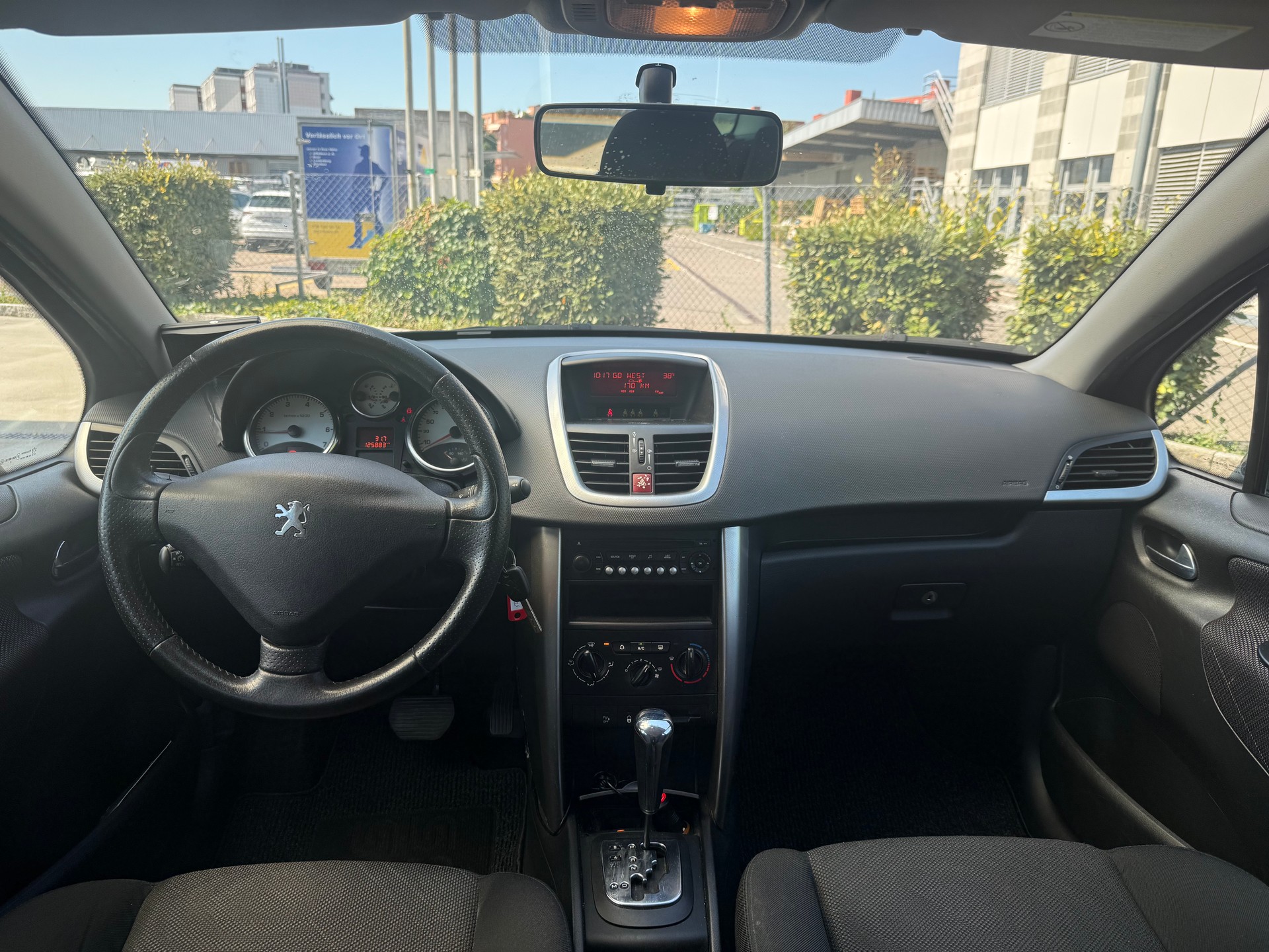 PEUGEOT 207 SW 1.6 16V Sport Automatic / Frisch ab MFK & Service / Rückfahrkamera / Klima / PDC / Tempomat / Panoramadach-image-8