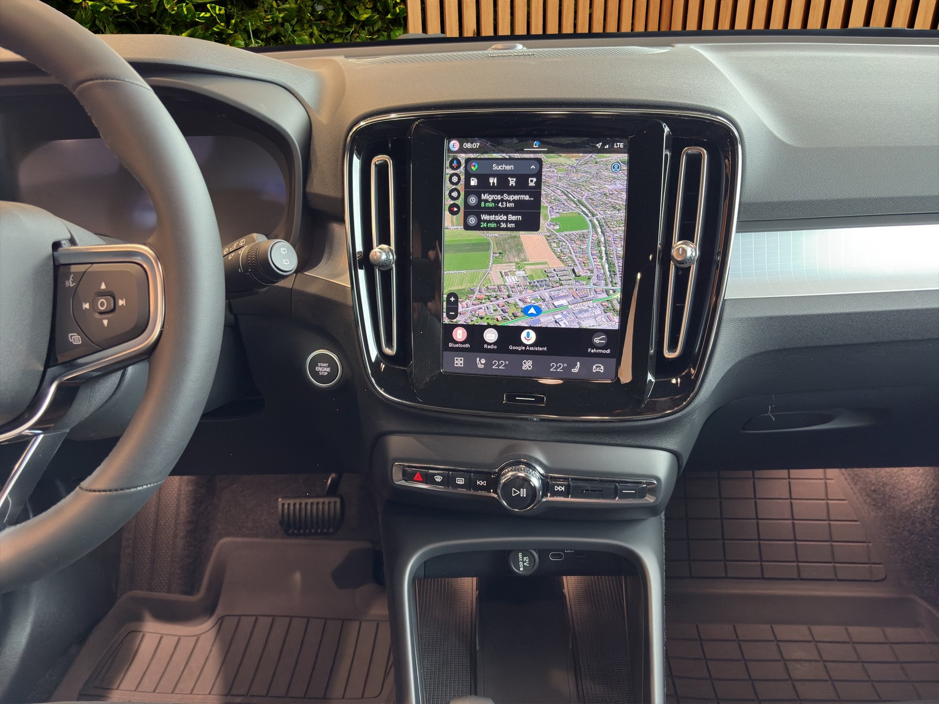VOLVO XC40 2.0 B4 MH Ultra Dark-image-6