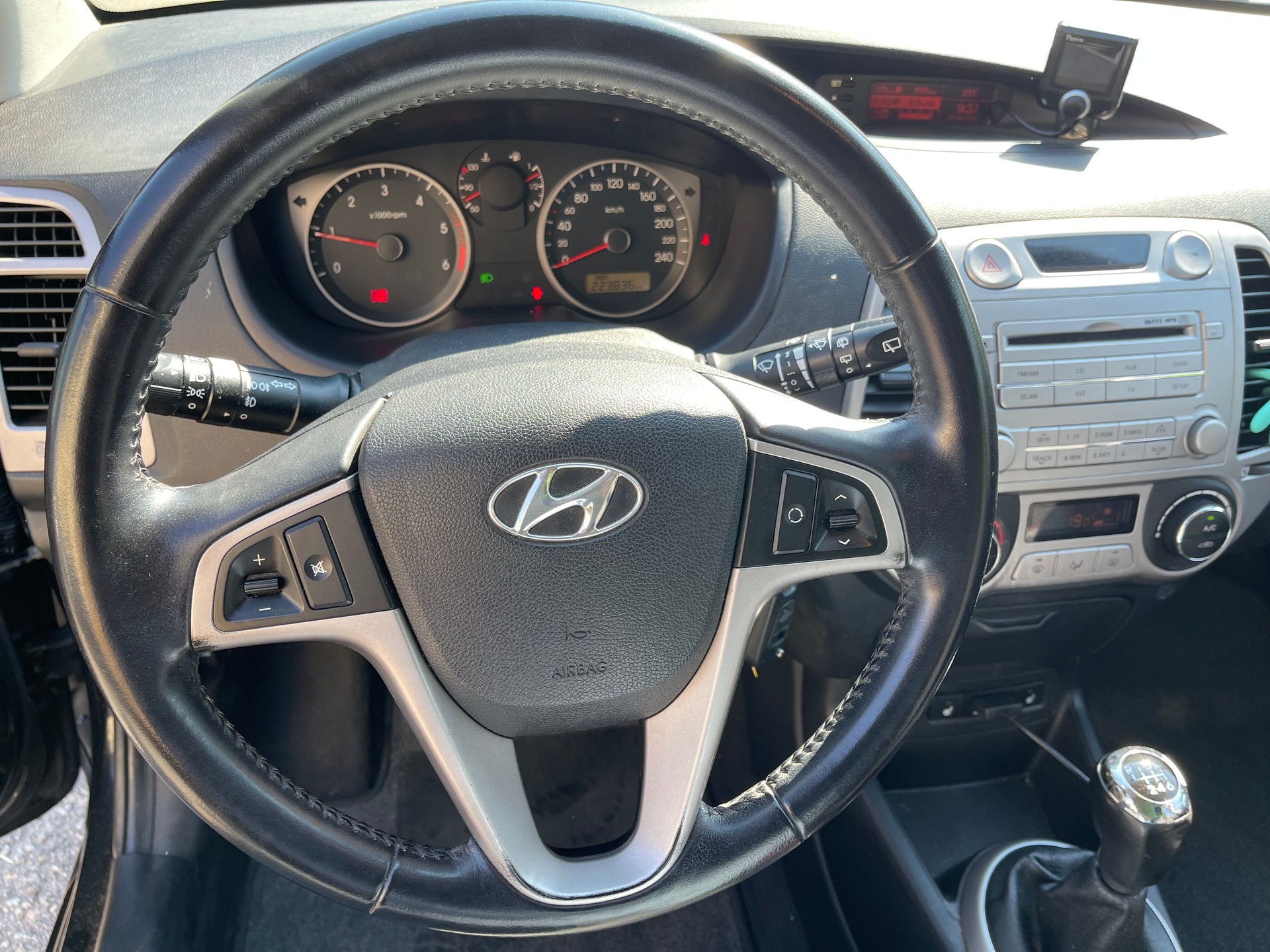 HYUNDAI i20 1.6 CRDi Premium-image-9