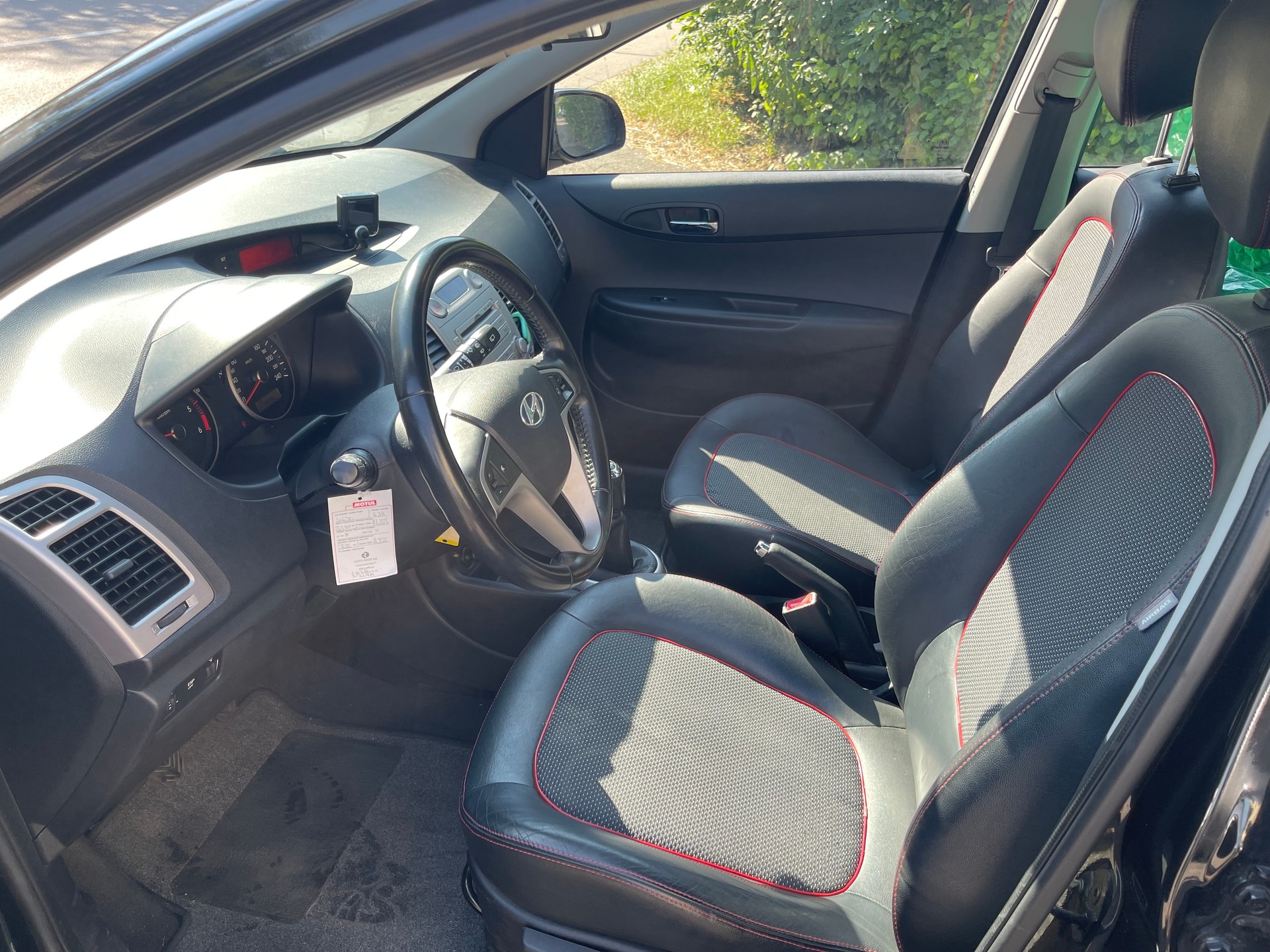 HYUNDAI i20 1.6 CRDi Premium-image-6