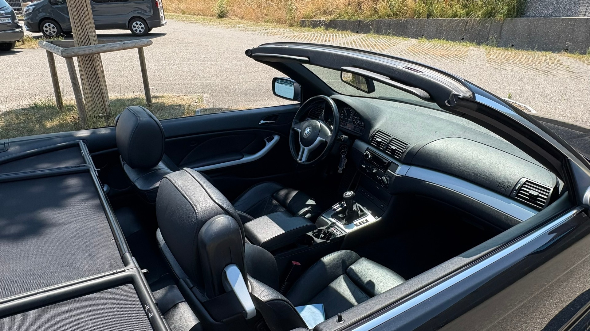 BMW 330Ci-image-3
