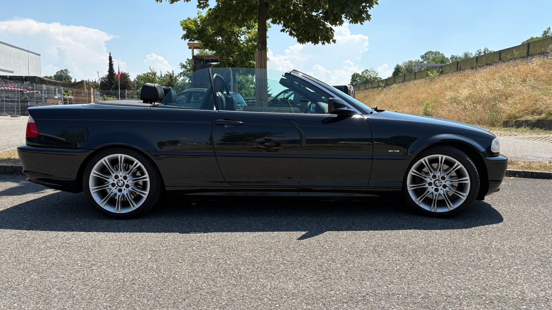 BMW 330Ci-image-0