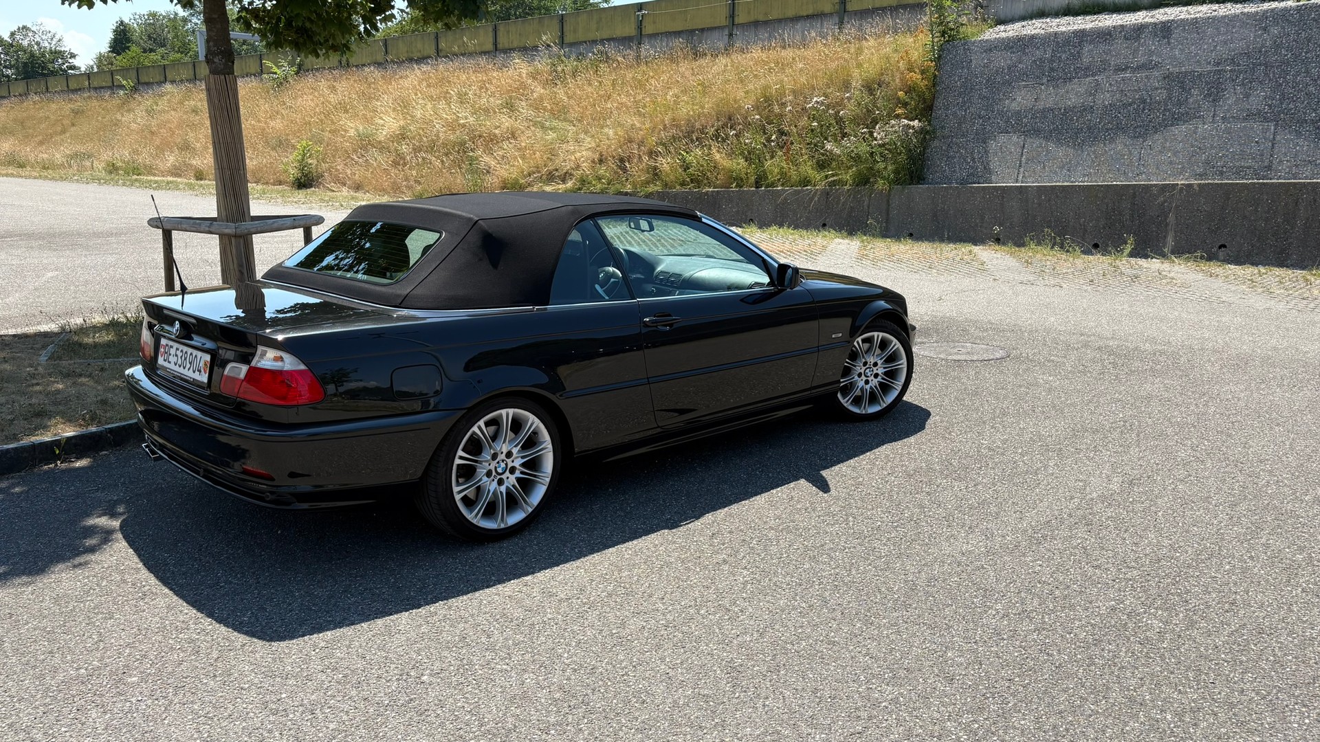 BMW 330Ci-image-1