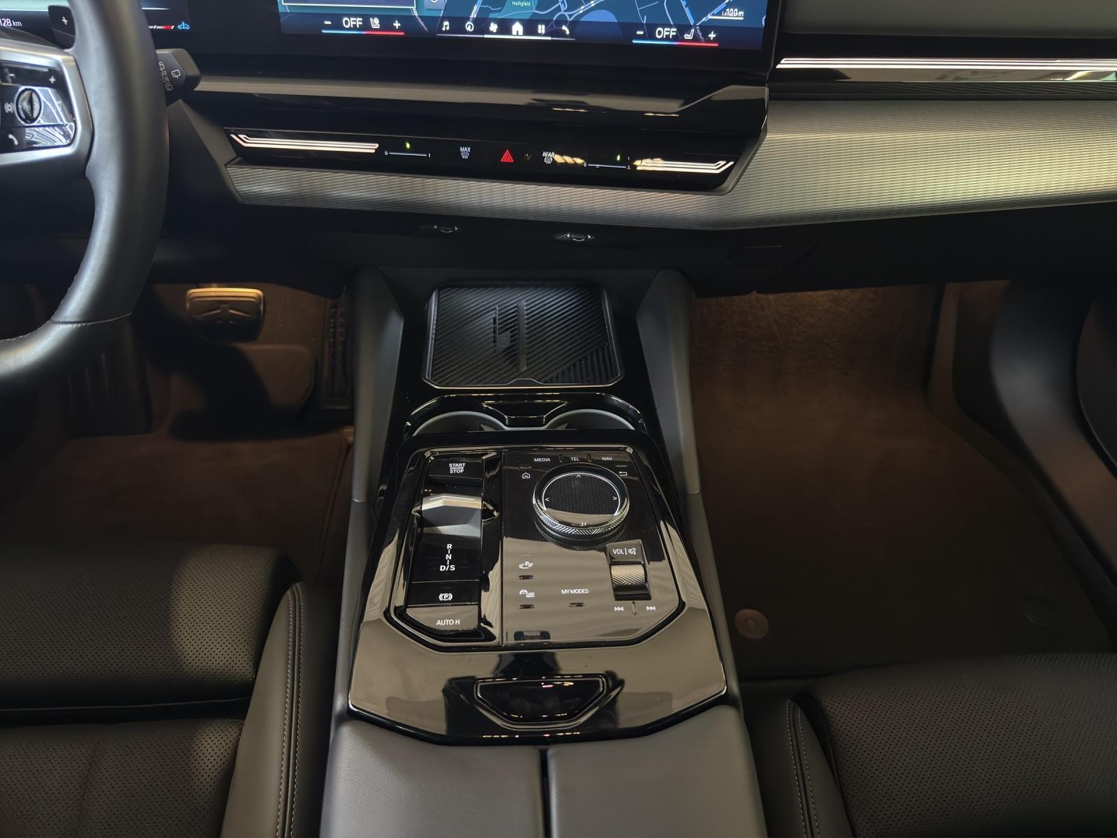 BMW 520d xDrive Touring M-SportPaket-image-15