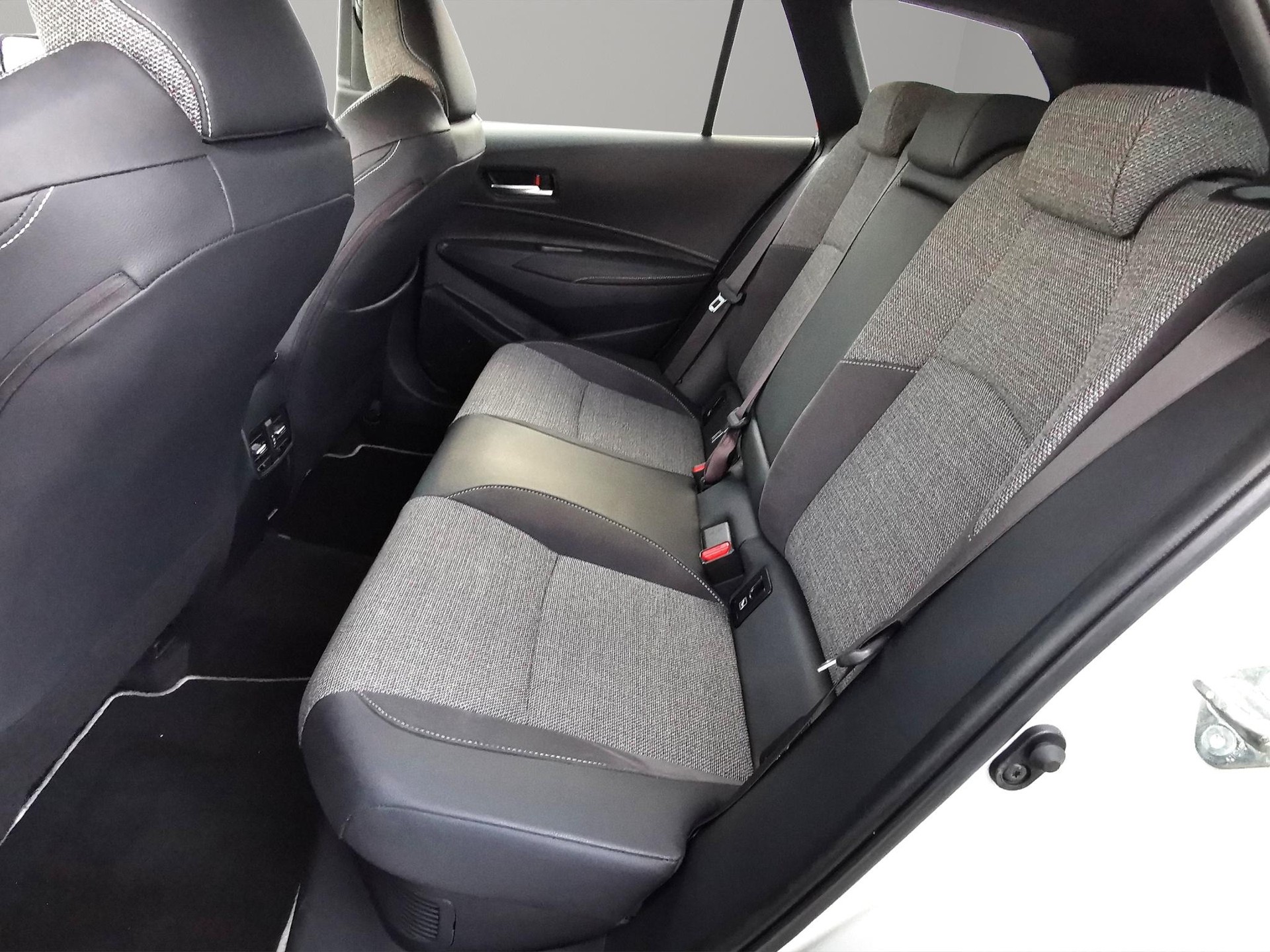 TOYOTA Corolla Touring Sports 1.8 HSD Trend-image-7