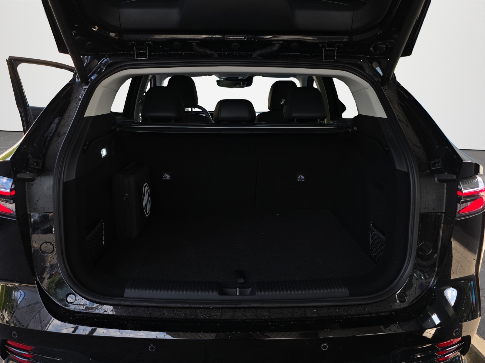 MG MG HS PHEV DEMO-image-12