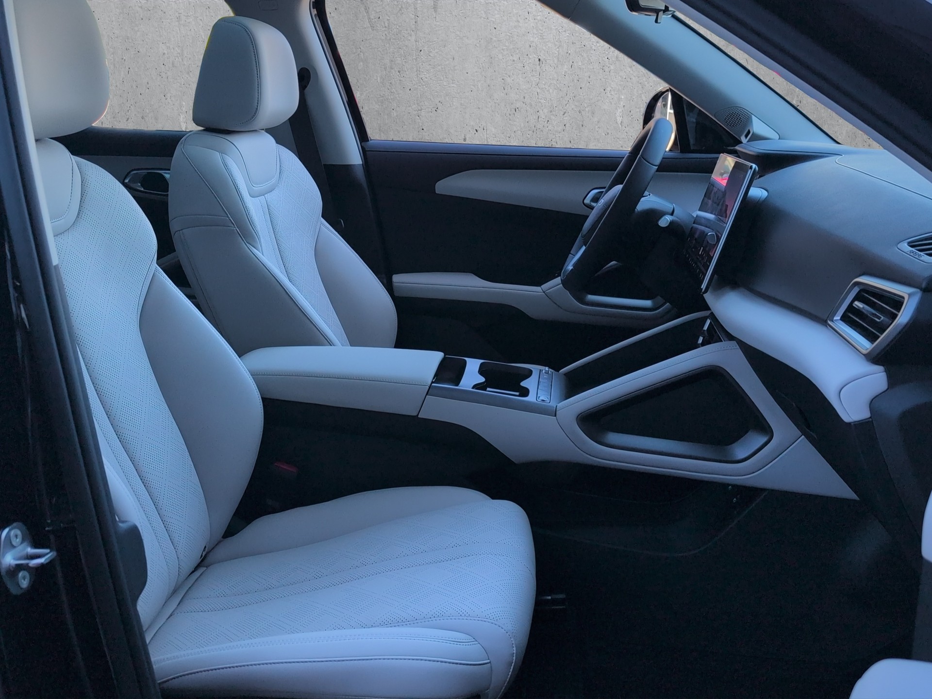 BYD Atto 2 DM-i Boost-image-11