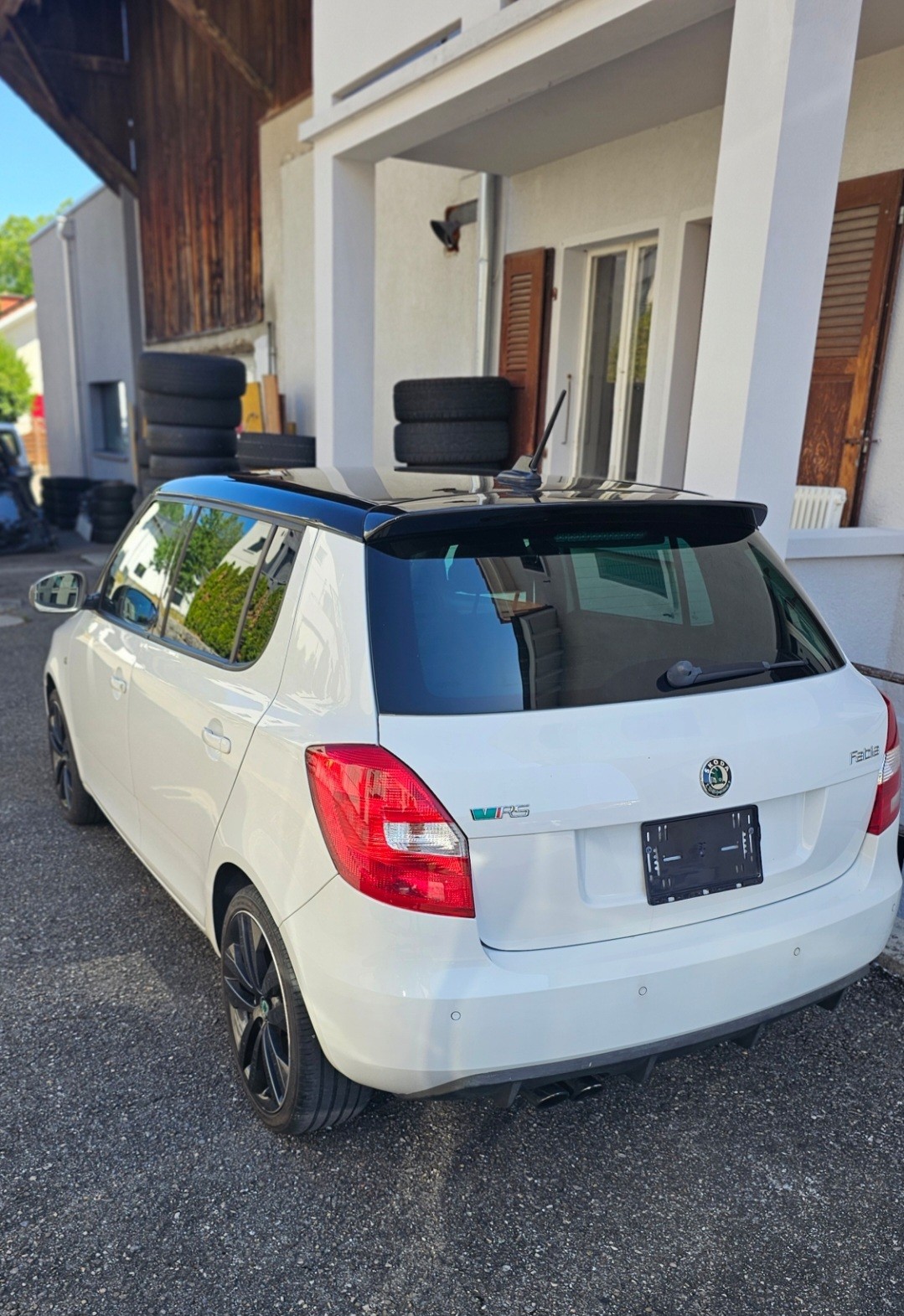 SKODA Fabia 1.4 TSI RS DSG-image-2