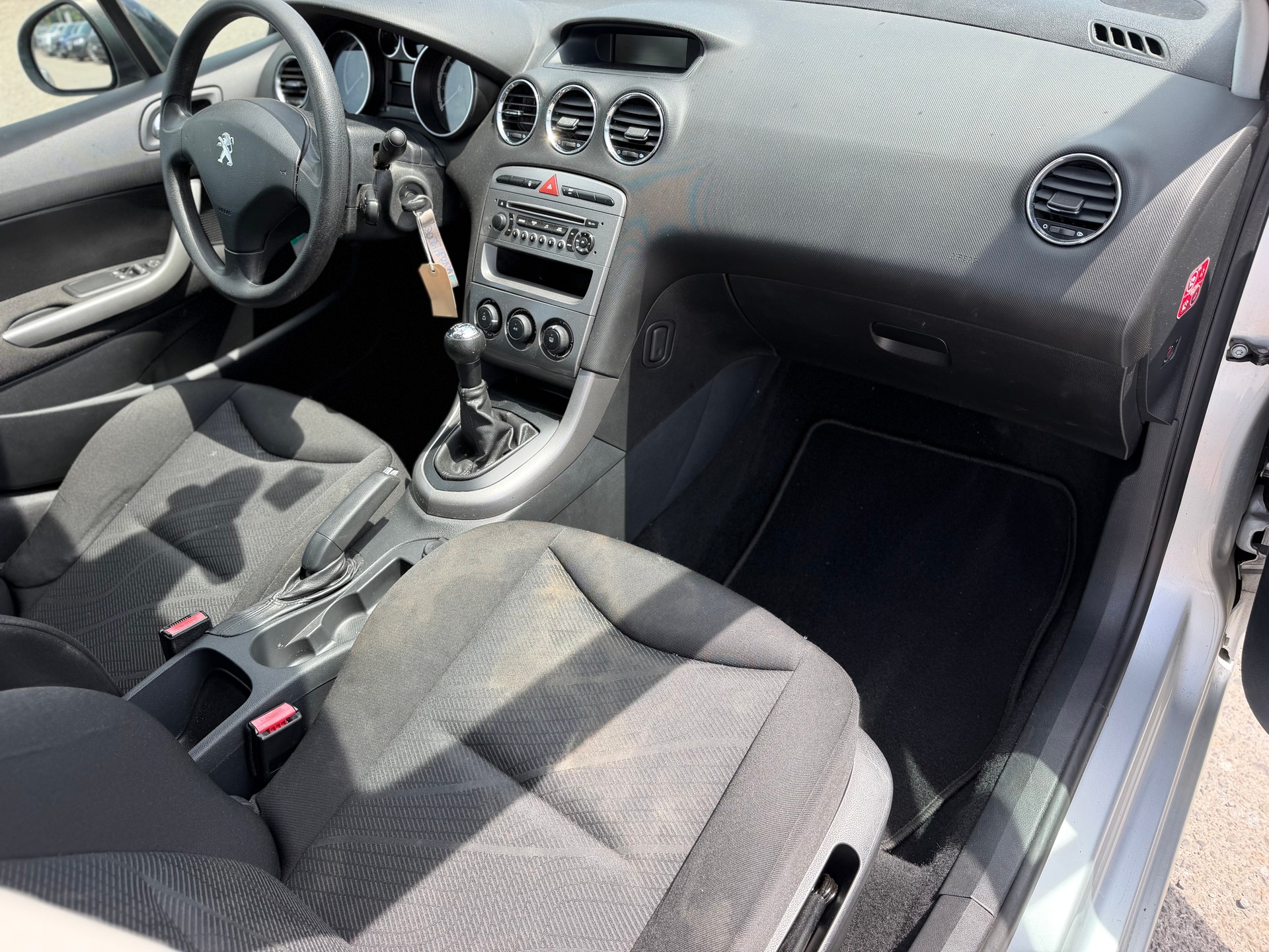 PEUGEOT 308 1.4 16V VTI Access-image-13