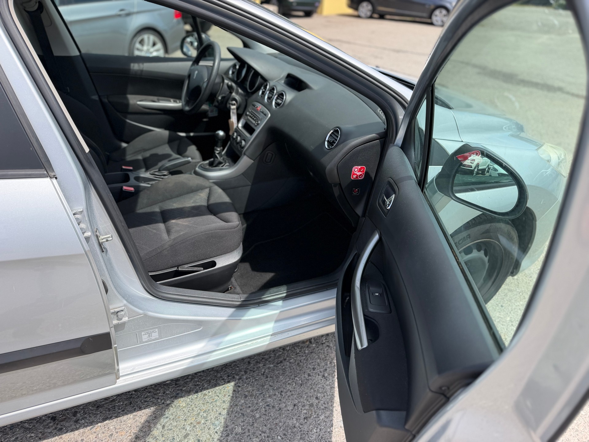 PEUGEOT 308 1.4 16V VTI Access-image-12