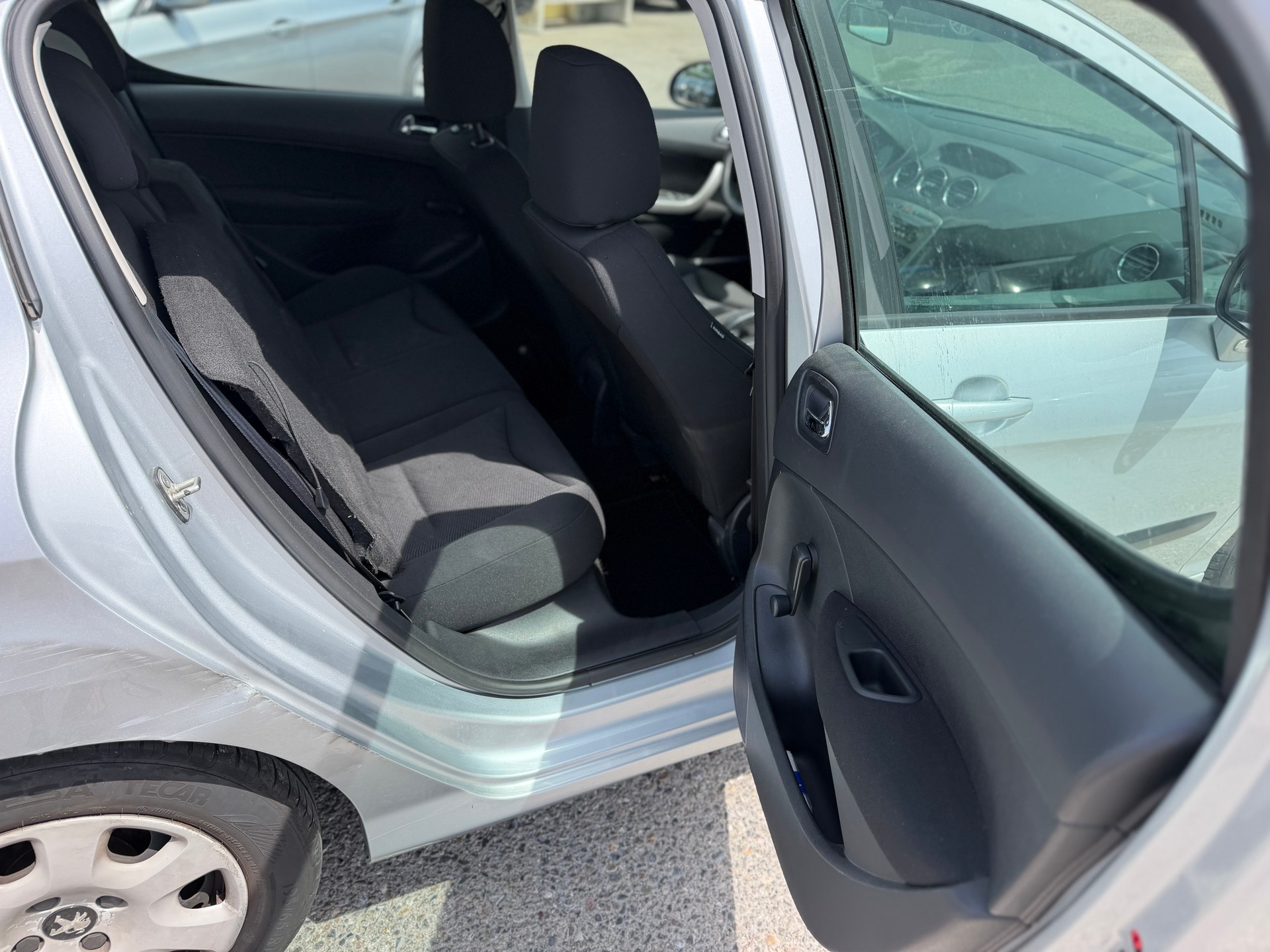 PEUGEOT 308 1.4 16V VTI Access-image-9