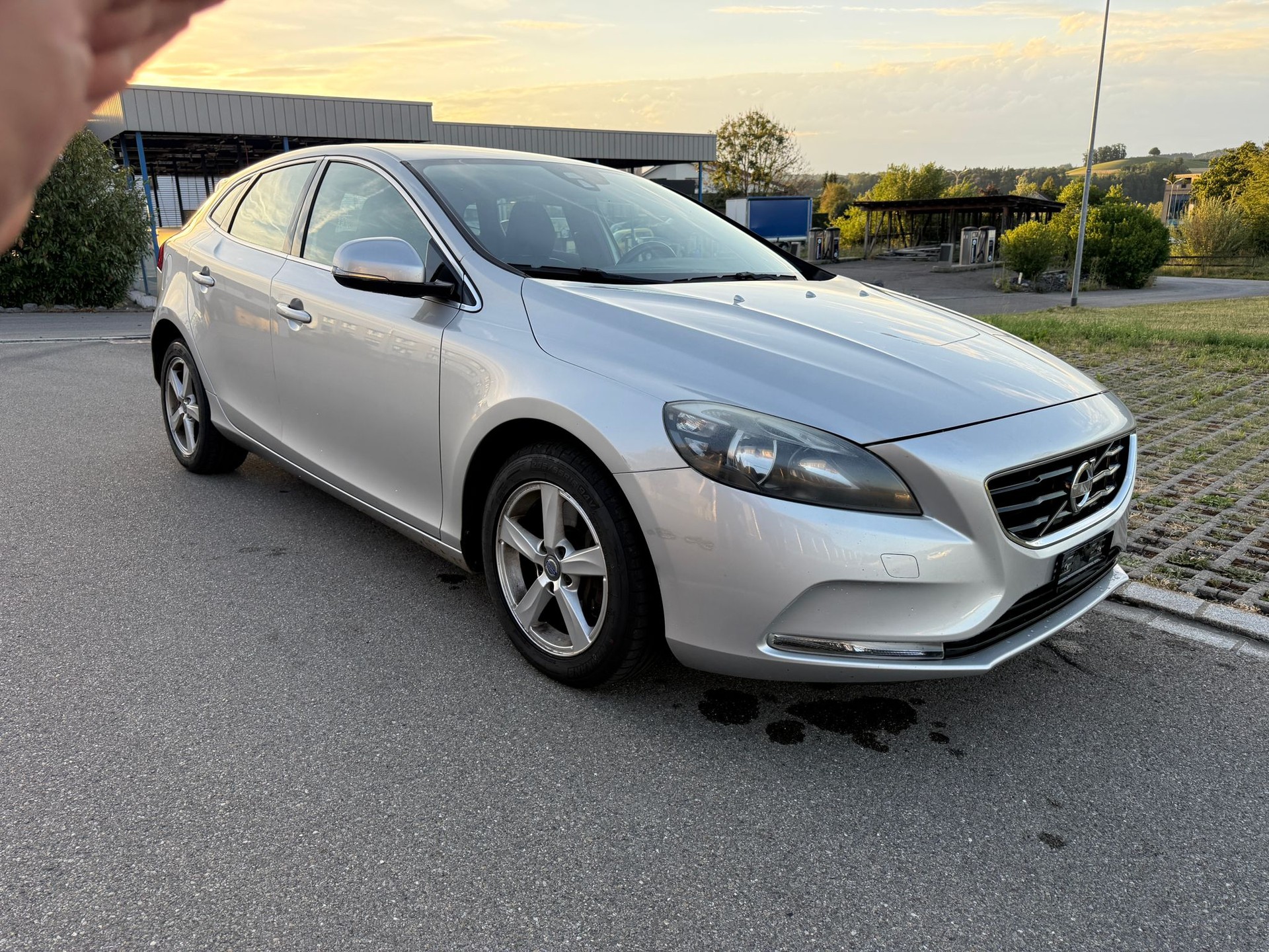 VOLVO V40 D3 Momentum Geartronic-image-8