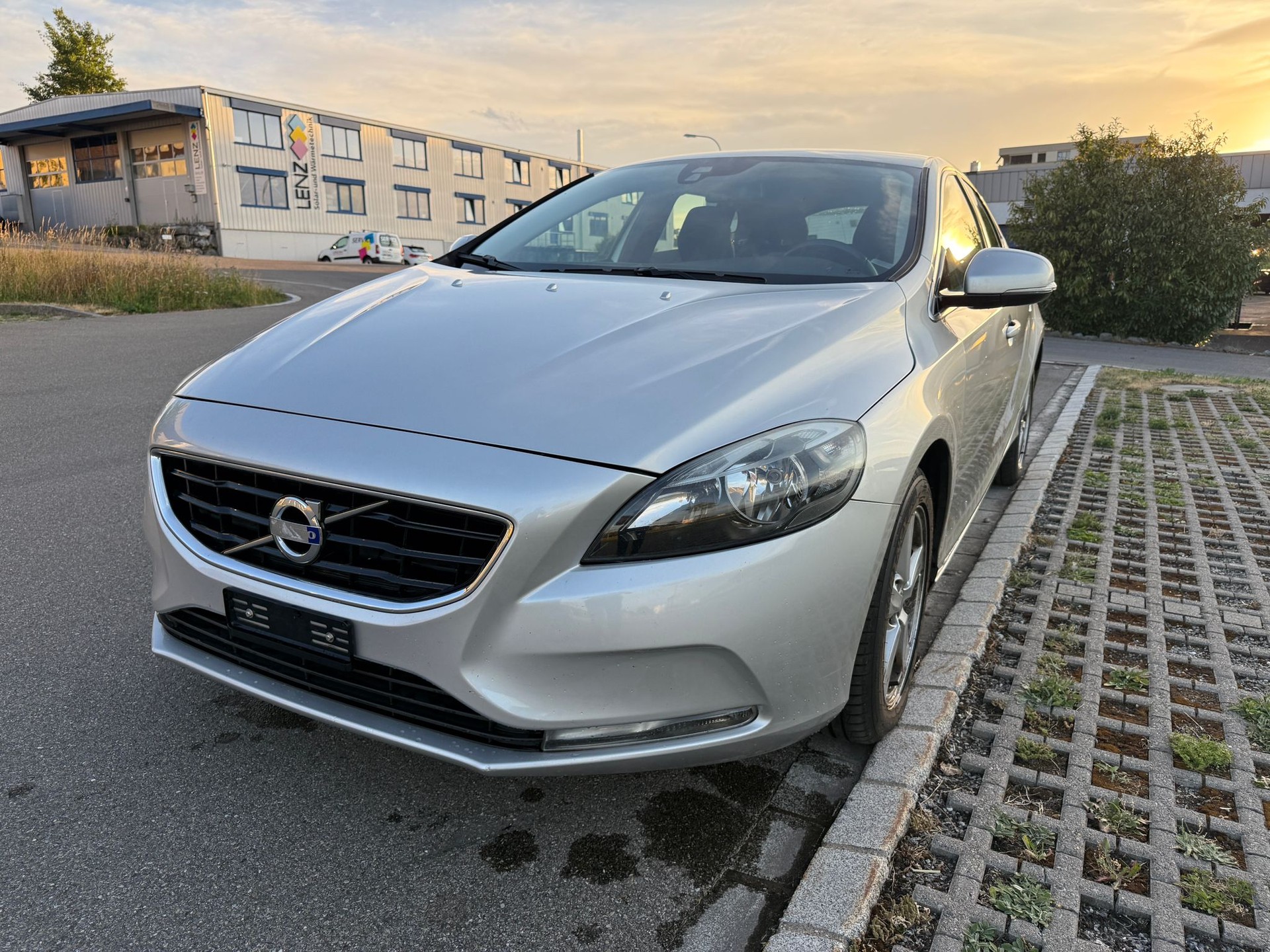 VOLVO V40 D3 Momentum Geartronic-image-18