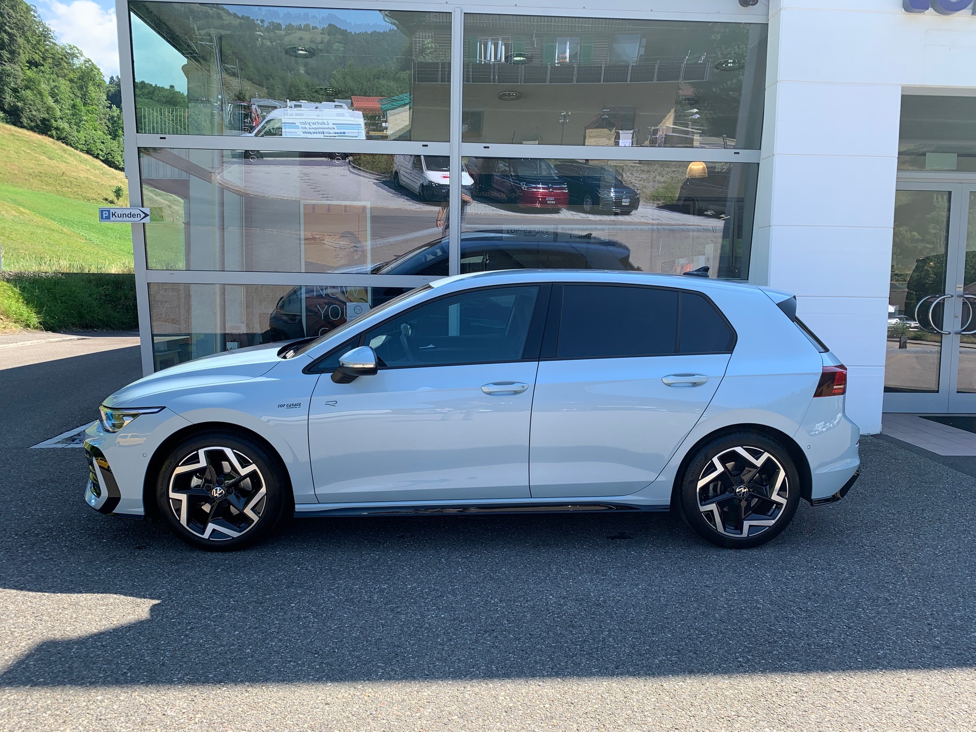 VW Golf 1.5 e TSI mHEV R-Line DSG-image-3
