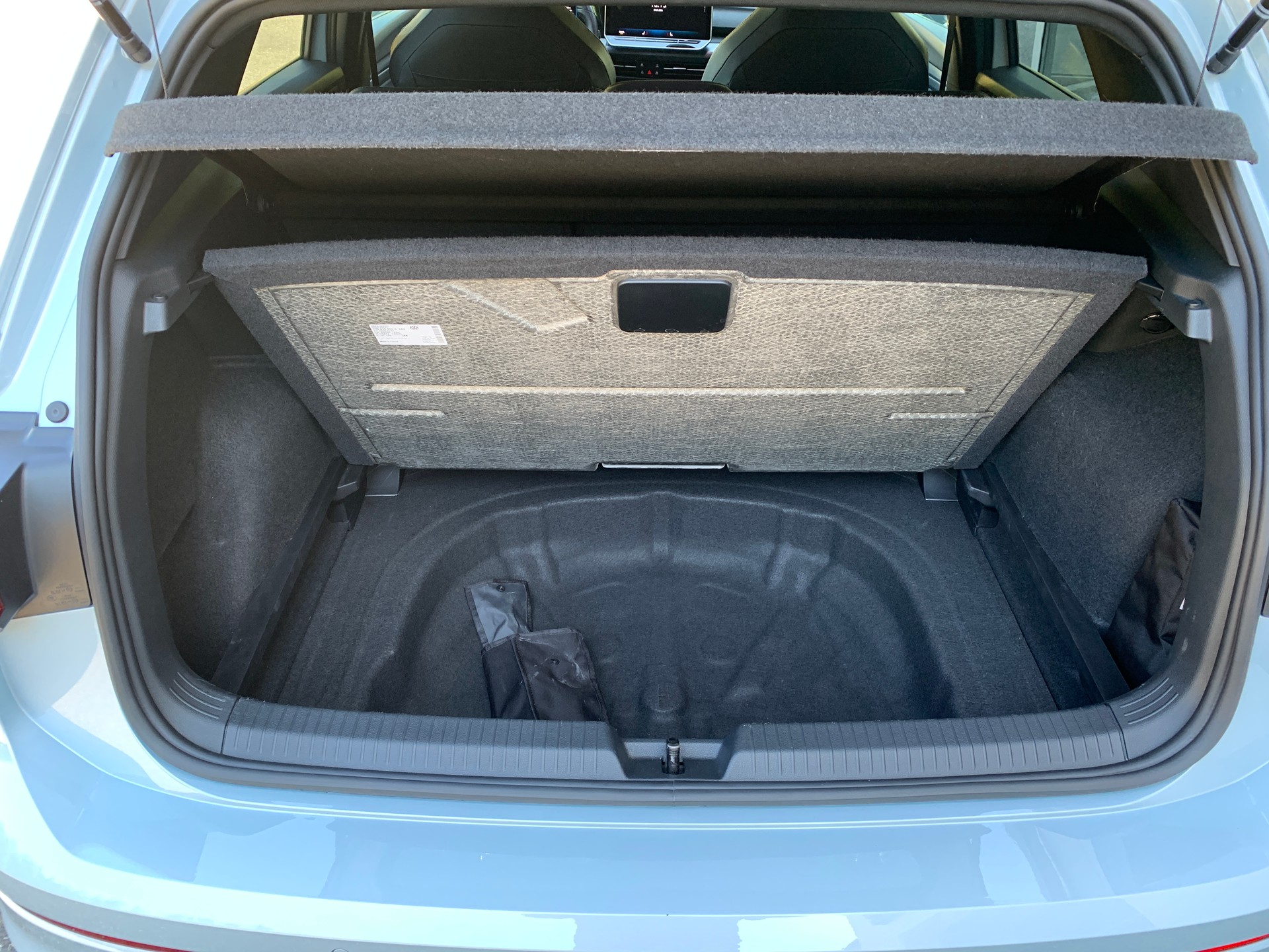 VW Golf 1.5 e TSI mHEV R-Line DSG-image-17