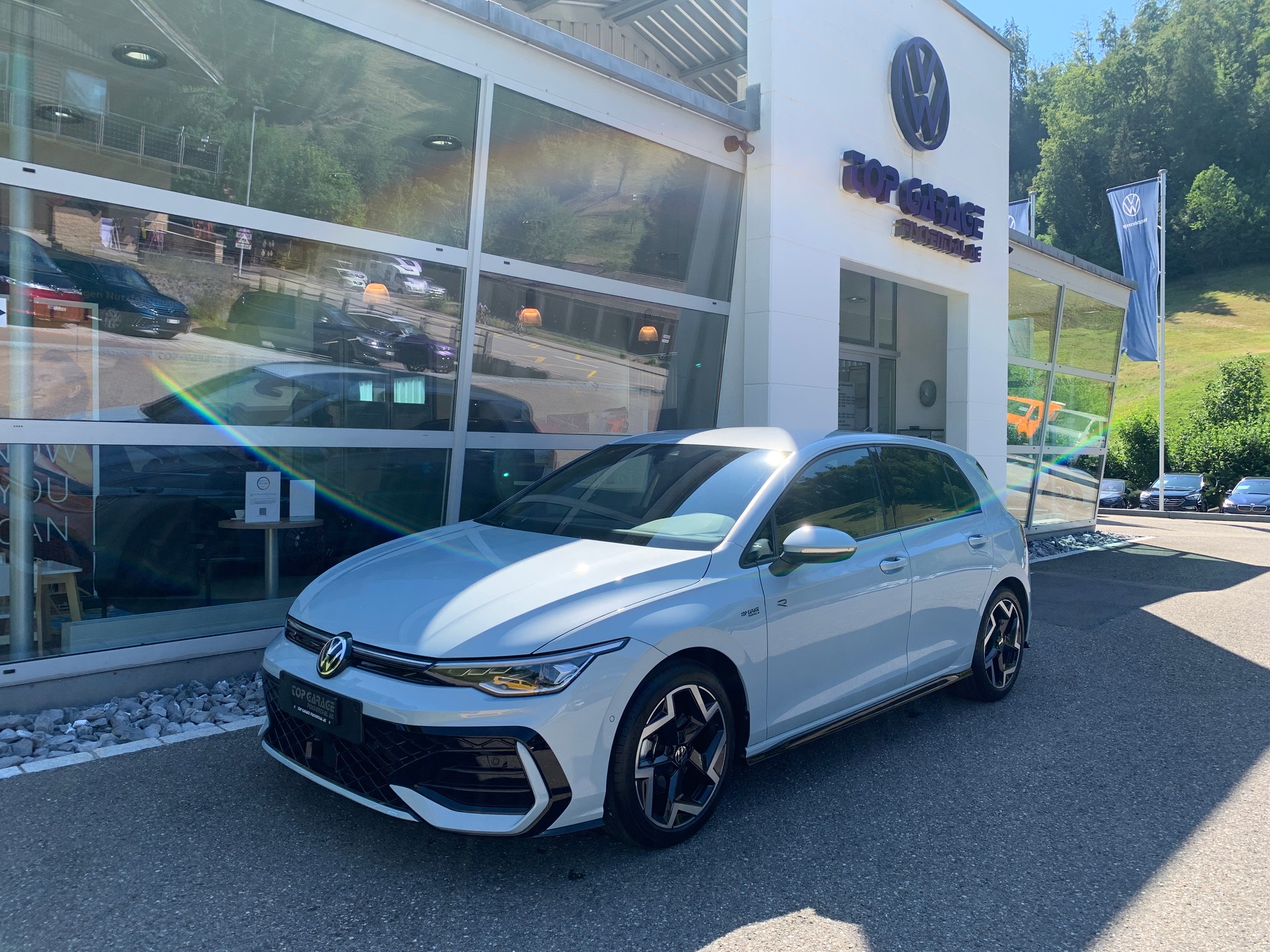 VW Golf 1.5 e TSI mHEV R-Line DSG-image-0