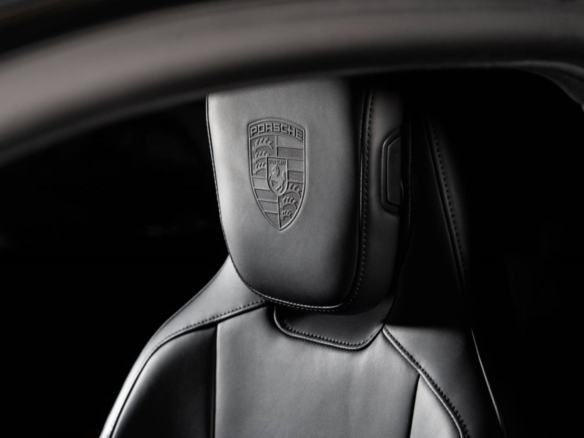PORSCHE Taycan 4S Cross Turismo (MY23)-image-17