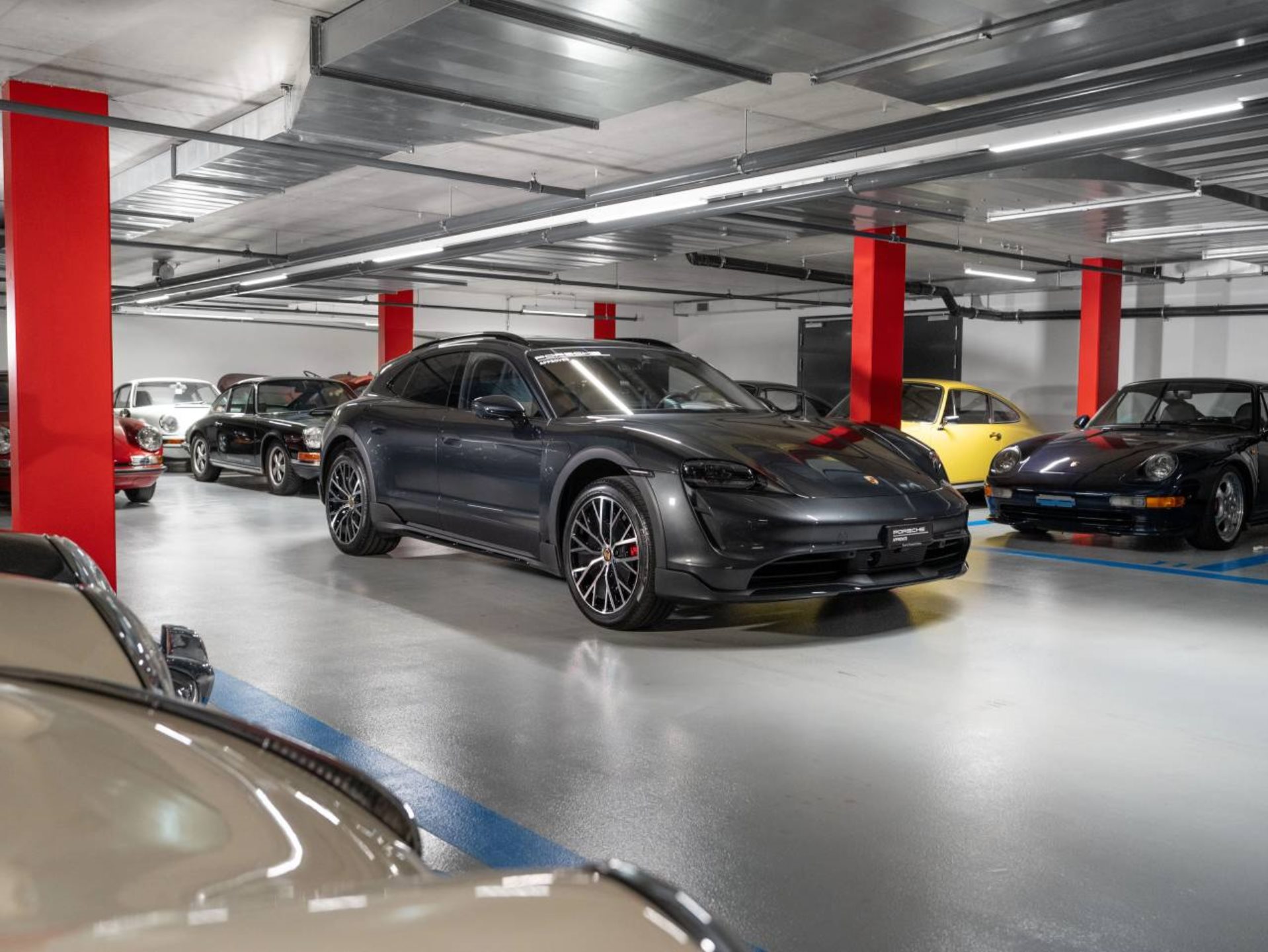 PORSCHE Taycan 4S Cross Turismo (MY23)-image-2