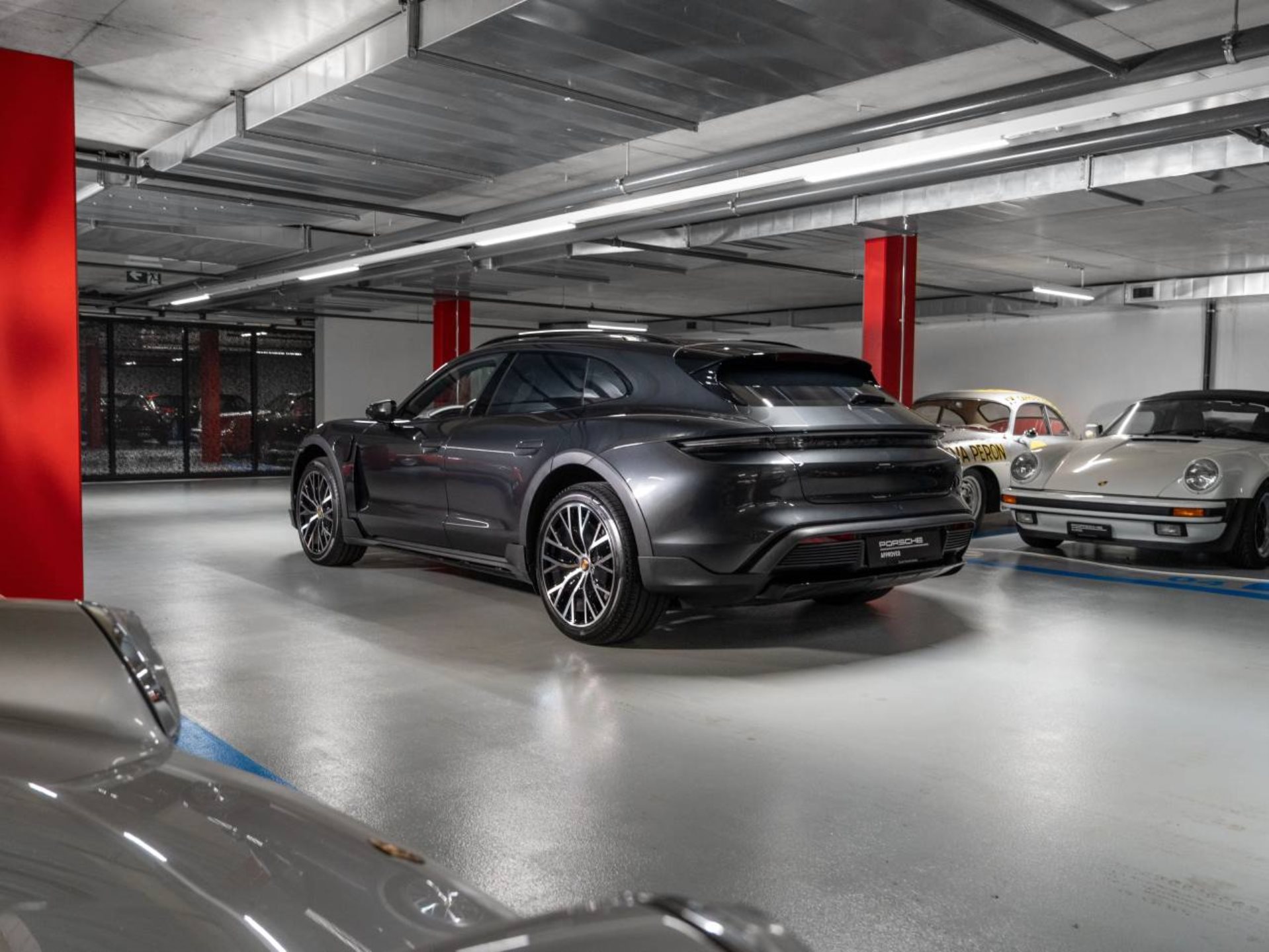 PORSCHE Taycan 4S Cross Turismo (MY23)-image-3