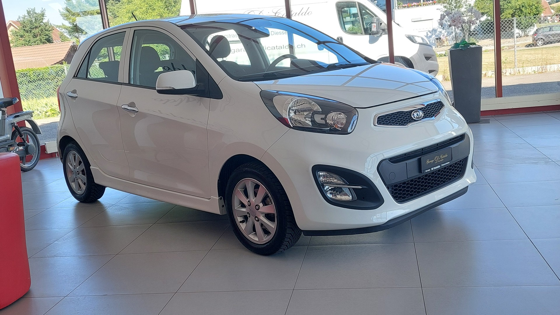 KIA Picanto 1.2 CVVT Style Automatic-image-2