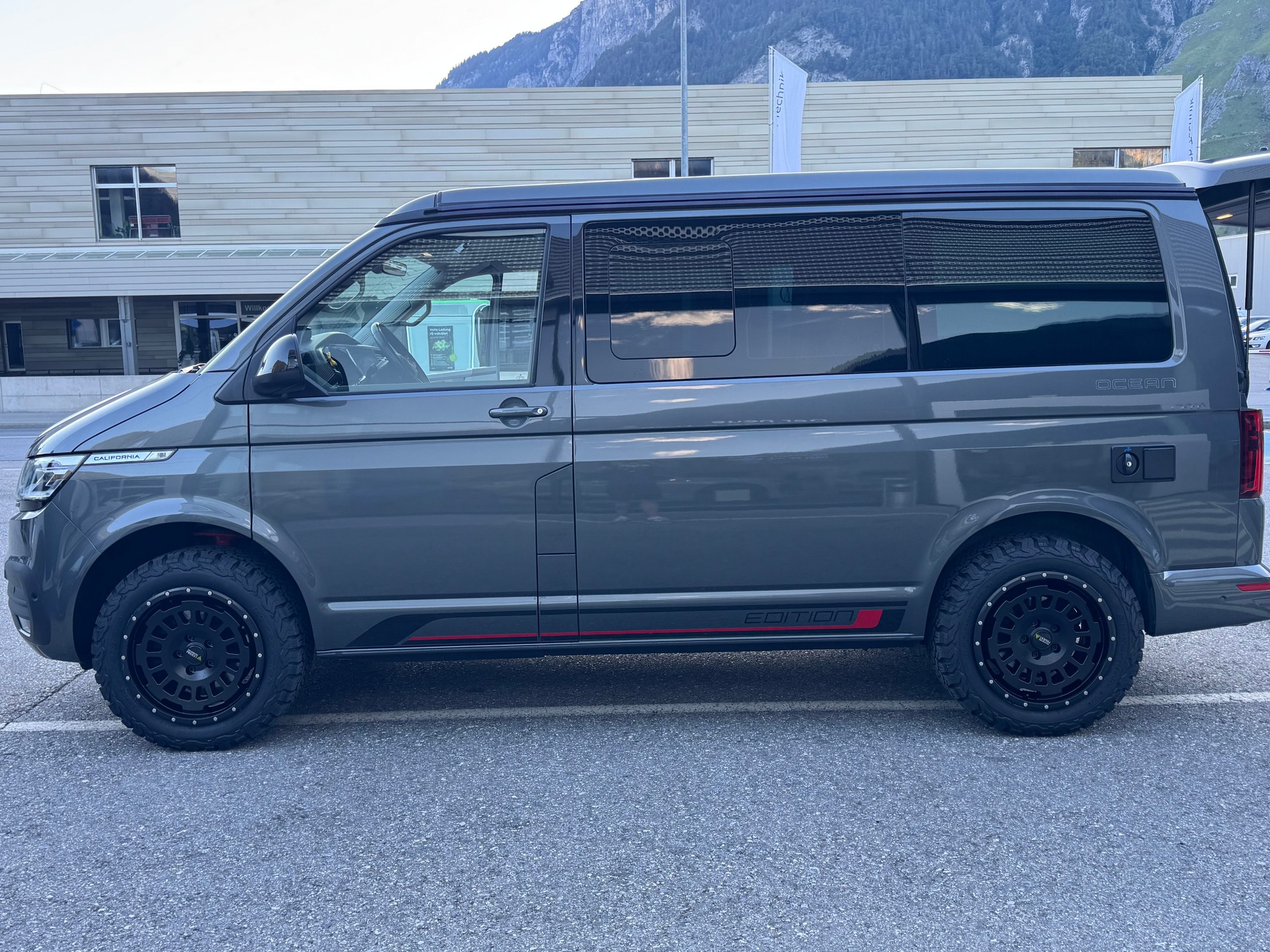 VW T6.1 California 2.0 TDI Ocean Liberty 4Motion DSG-image-11