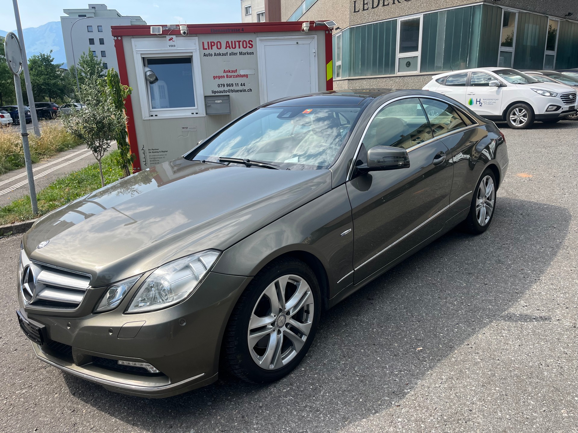 MERCEDES-BENZ E 250 CDI BlueEfficiency Automatic-image-1
