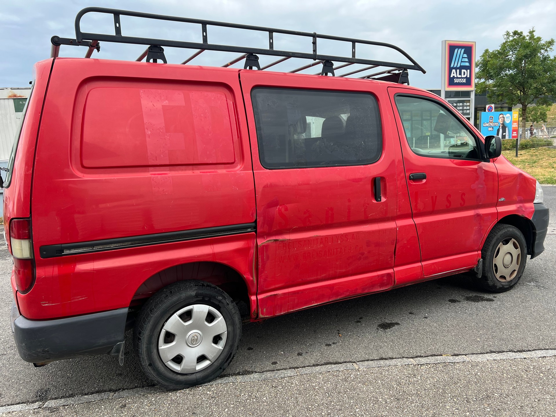 TOYOTA Hiace D-4D Van SWB-image-4