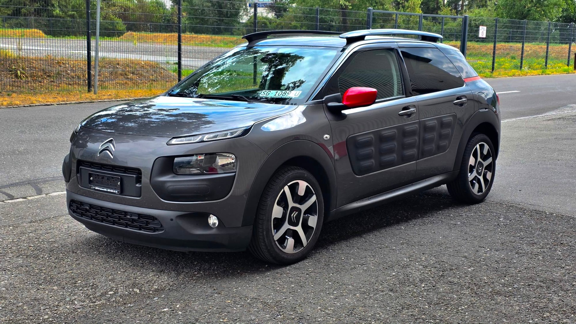 CITROEN C4 Cactus 1.6 BlueHDi Shine Edition ETG6-image-2