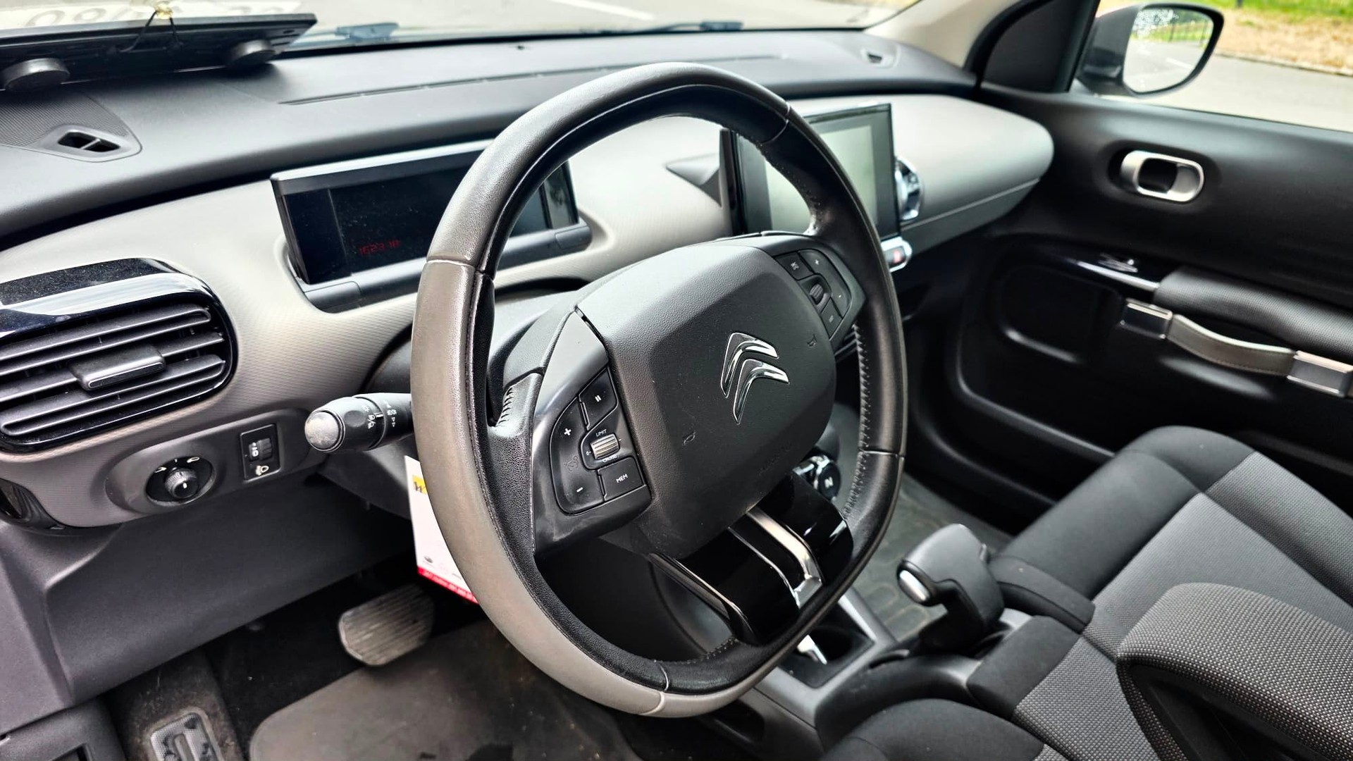 CITROEN C4 Cactus 1.6 BlueHDi Shine Edition ETG6-image-12