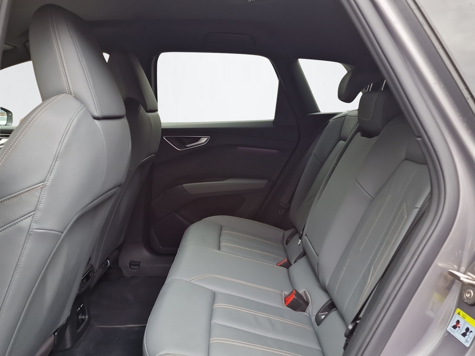 AUDI Q4 e-tron 50 quattro Edition One-image-11