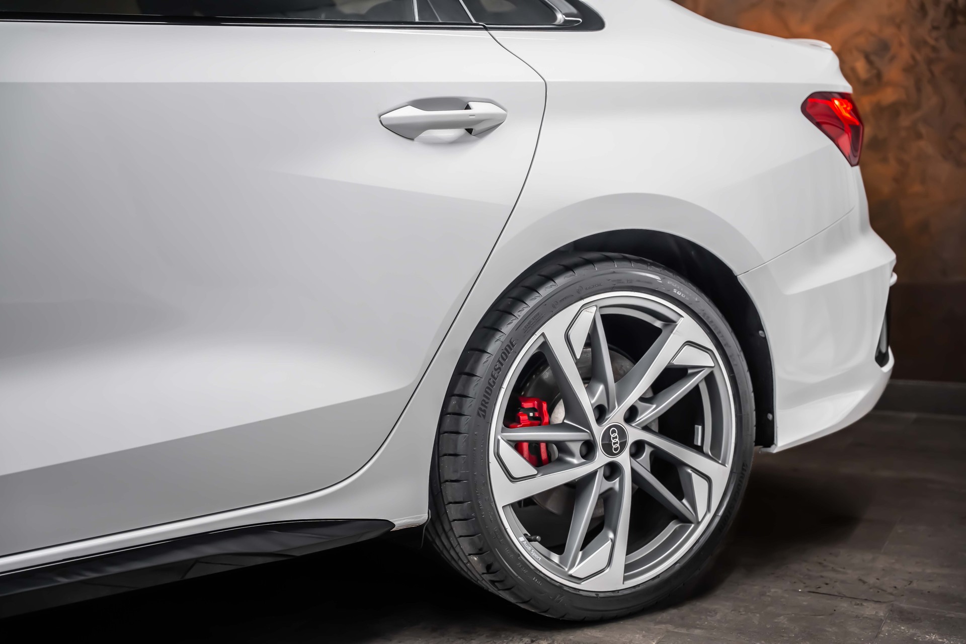 AUDI S3 Limousine 2.0 TFSI quattro S-tronic *Matrix*Carbon*Fahrassistenz*19"ALU*-image-7