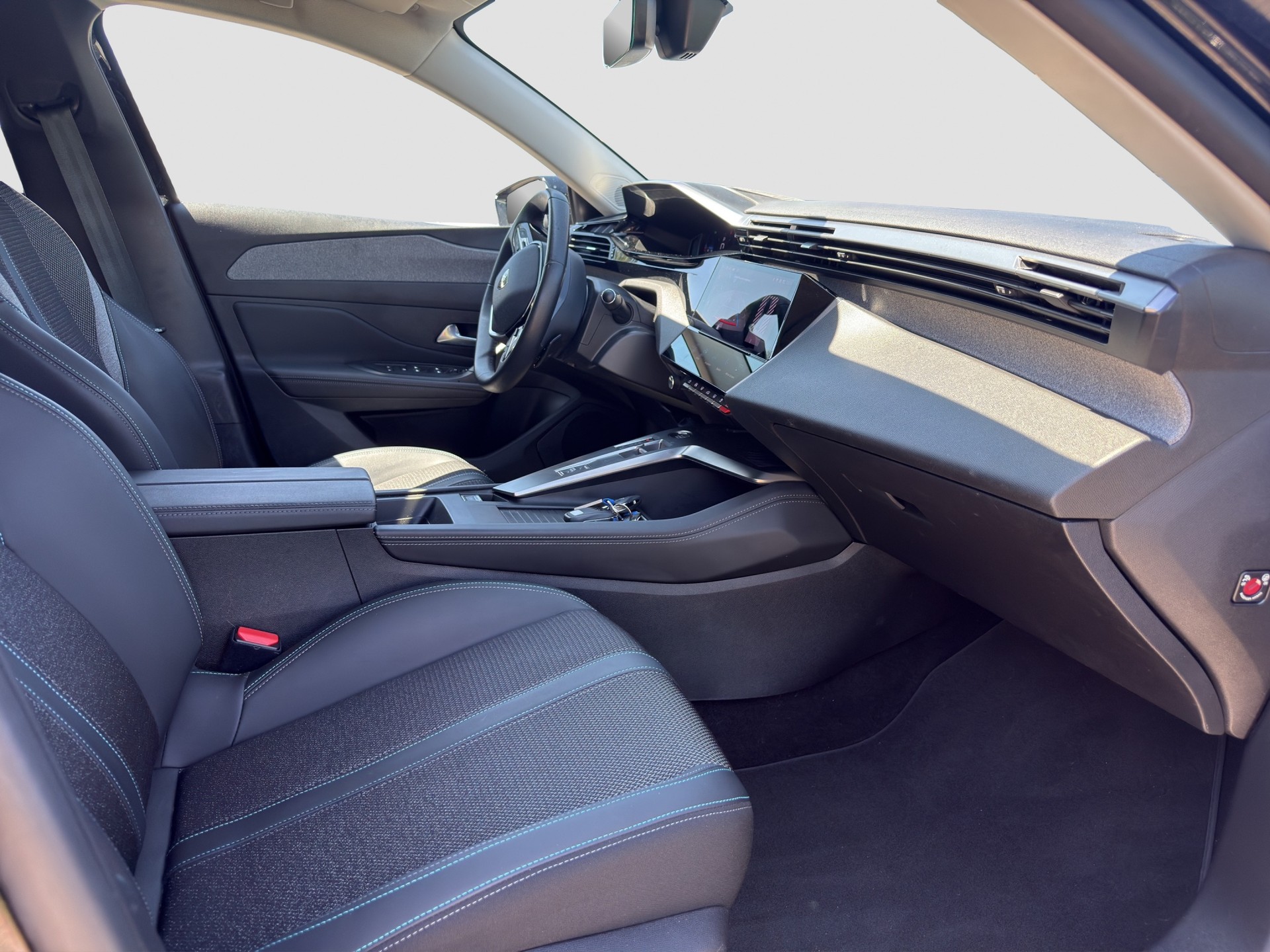 PEUGEOT 308 SW 1.5 BlueHDI Allure Pack EAT8 ** Frisch ab MFK und Service ** CH Auto ** 1. Hand **-image-10