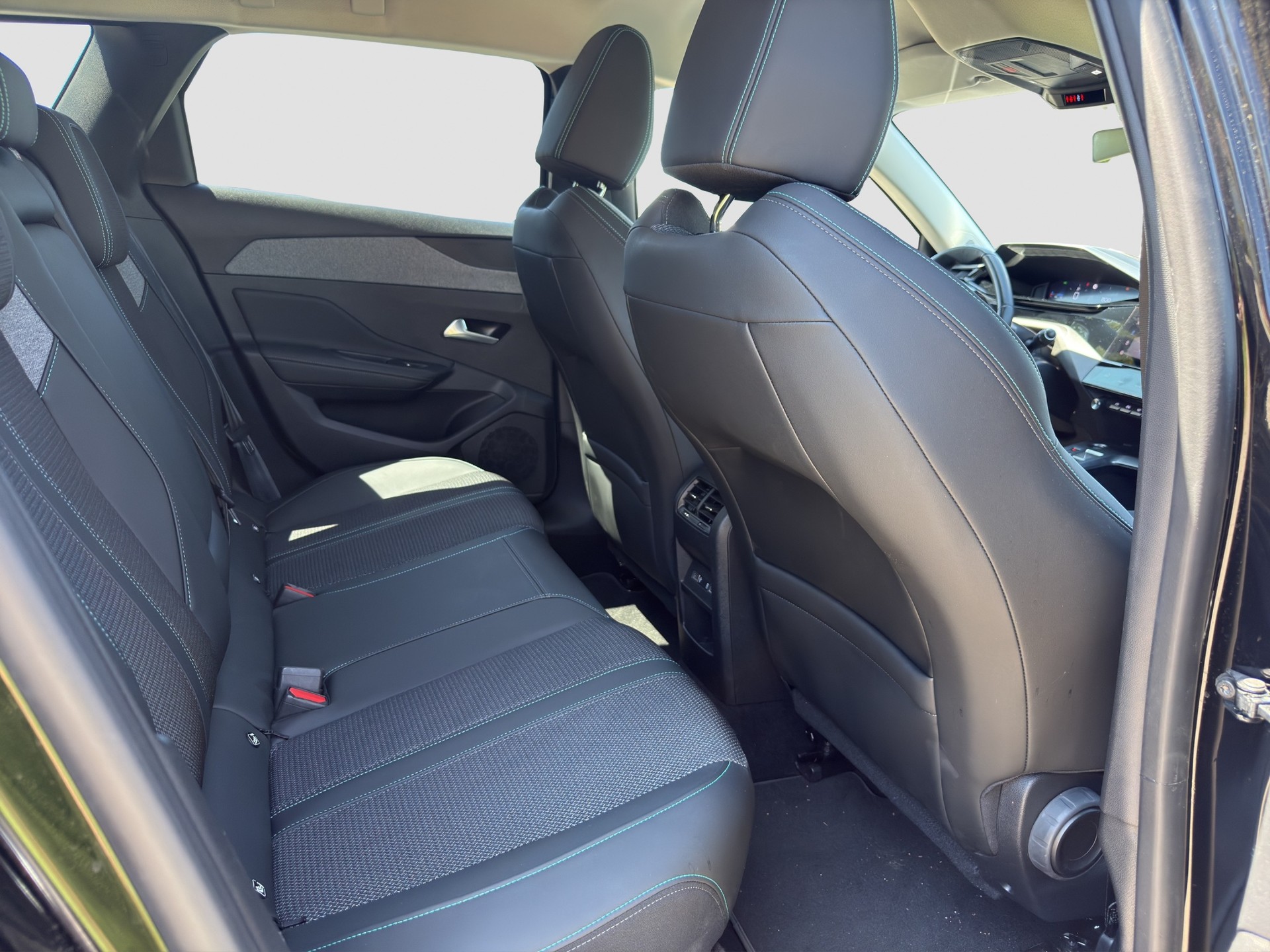 PEUGEOT 308 SW 1.5 BlueHDI Allure Pack EAT8 ** Frisch ab MFK und Service ** CH Auto ** 1. Hand **-image-11