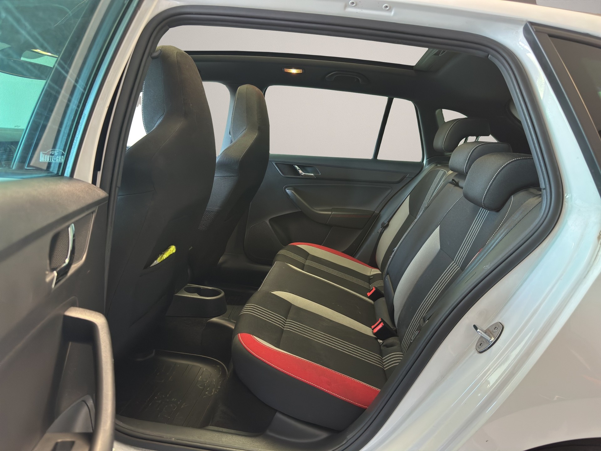 SKODA Rapid Spaceback 1.2 TSI Monte Carlo DSG-image-10